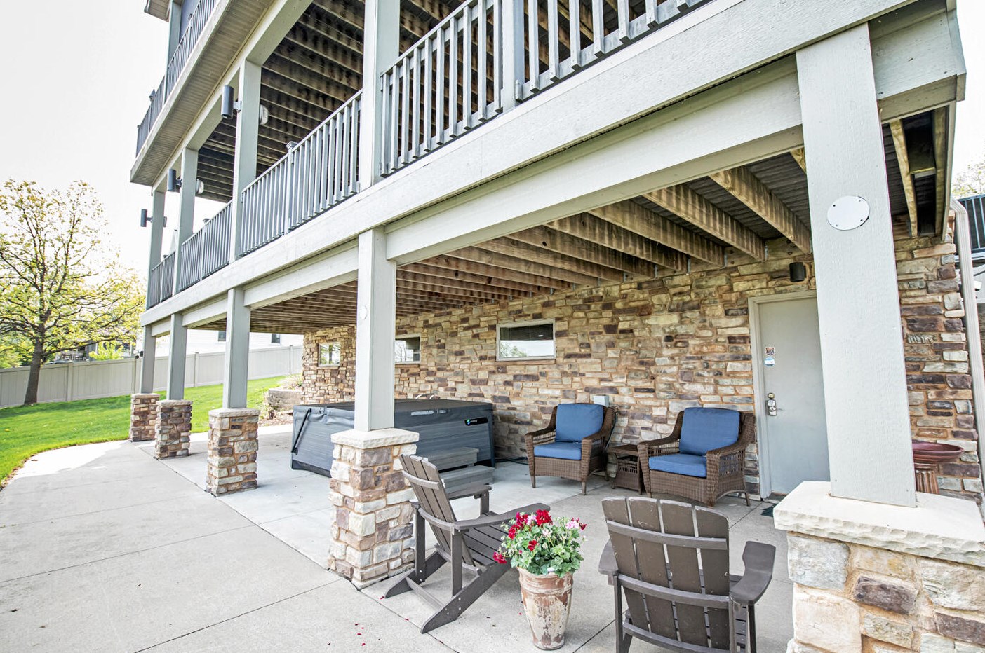 36074 Old Homer Rd, Wilson MN  55987-5683 exterior
