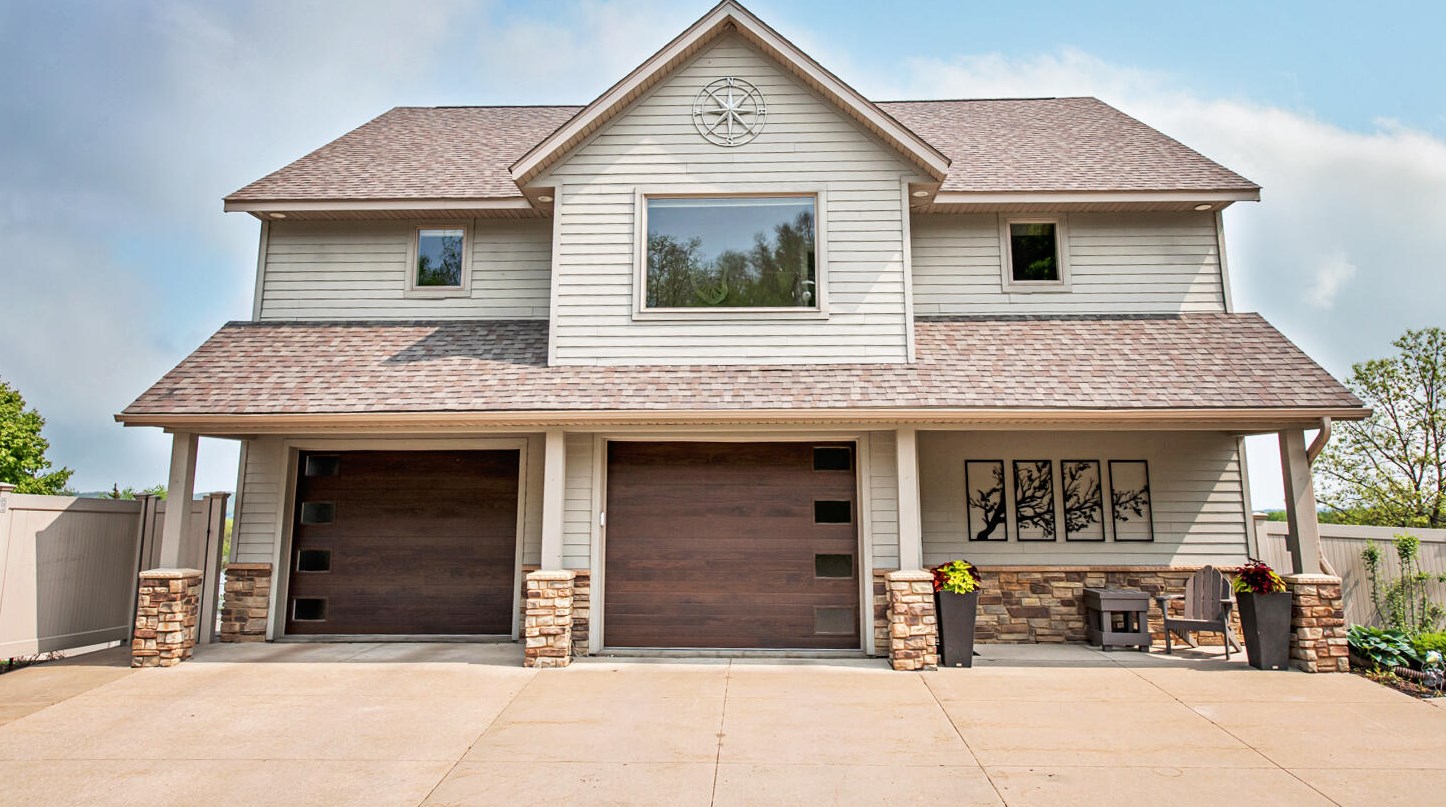 36074 Old Homer Rd, Wilson MN  55987-5683 exterior
