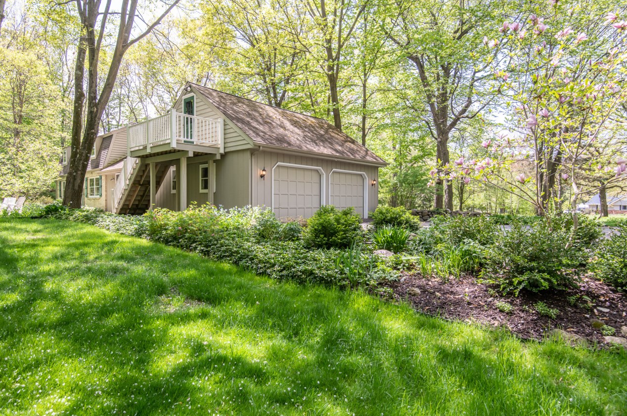 784 Tipperary Ln, Hartford, WI 53027-9049
