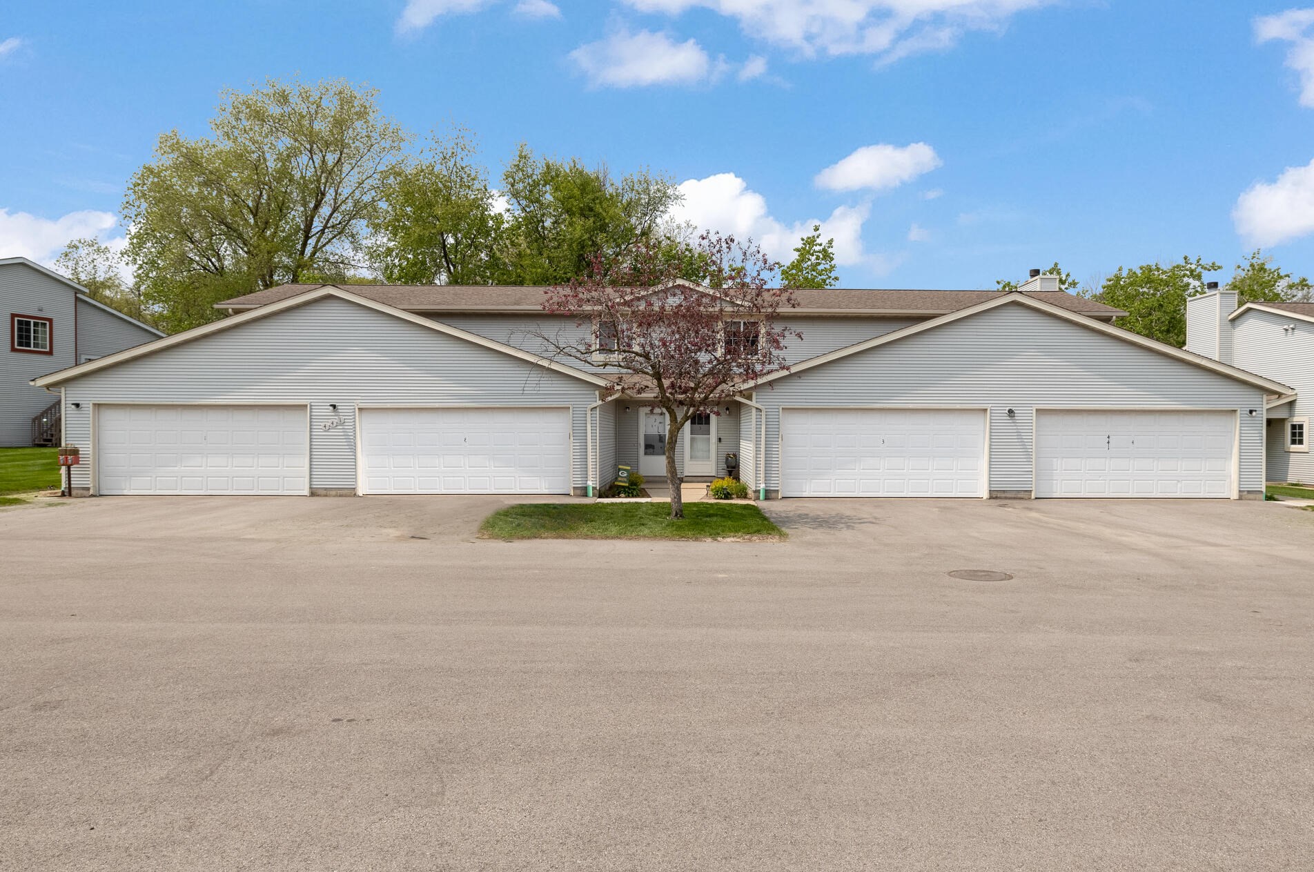 441 Slinger Rd #r-3, Slinger, WI 53086