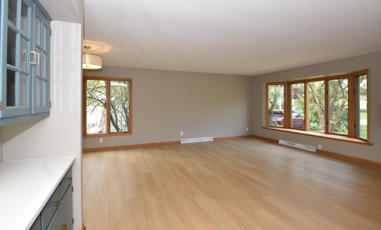 143 Robin Hill Dr, Racine WI  53406-3531 exterior