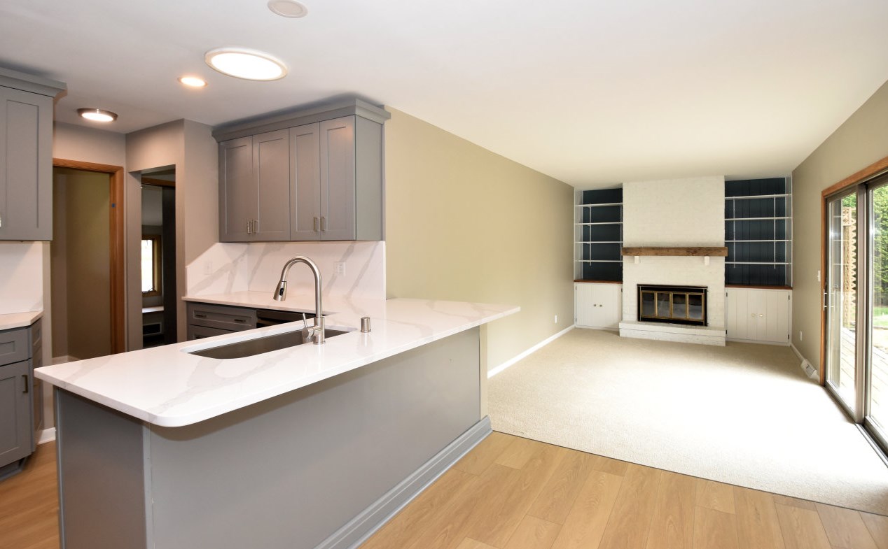143 Robin Hill Dr, Racine WI  53406-3531 exterior