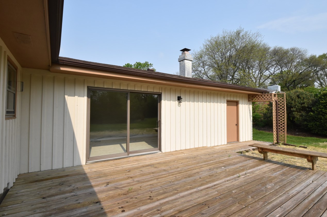 143 Robin Hill Dr, Racine WI  53406-3531 exterior