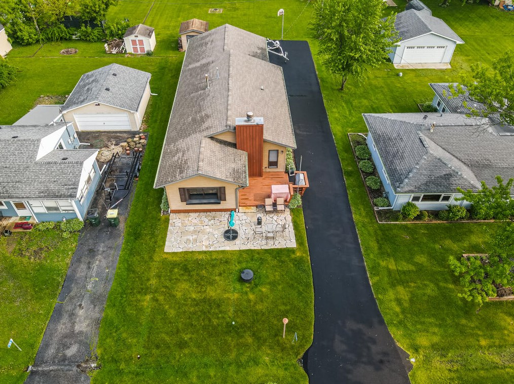 1514 Willow Rd, Twin Lakes, WI 53181