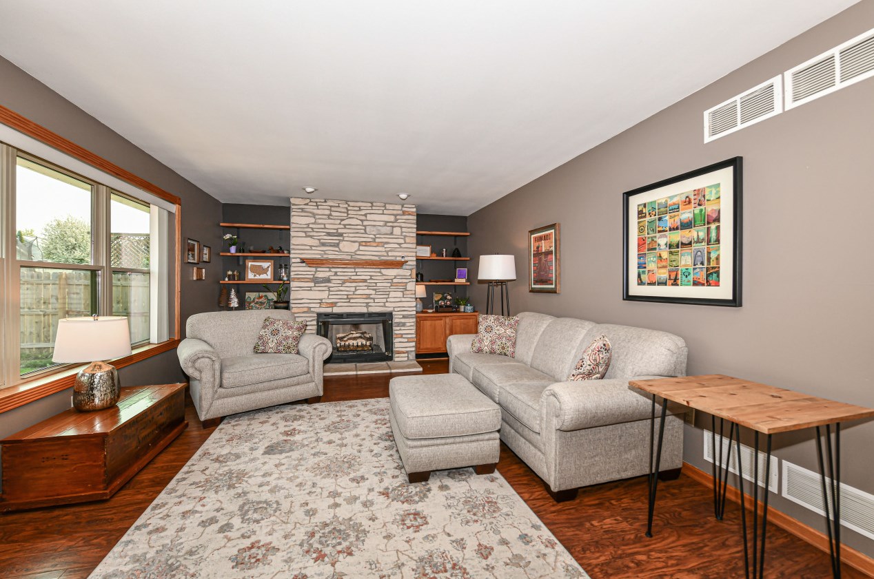 1224 Edgewood Ave, South Milwaukee WI  53172-3700 exterior