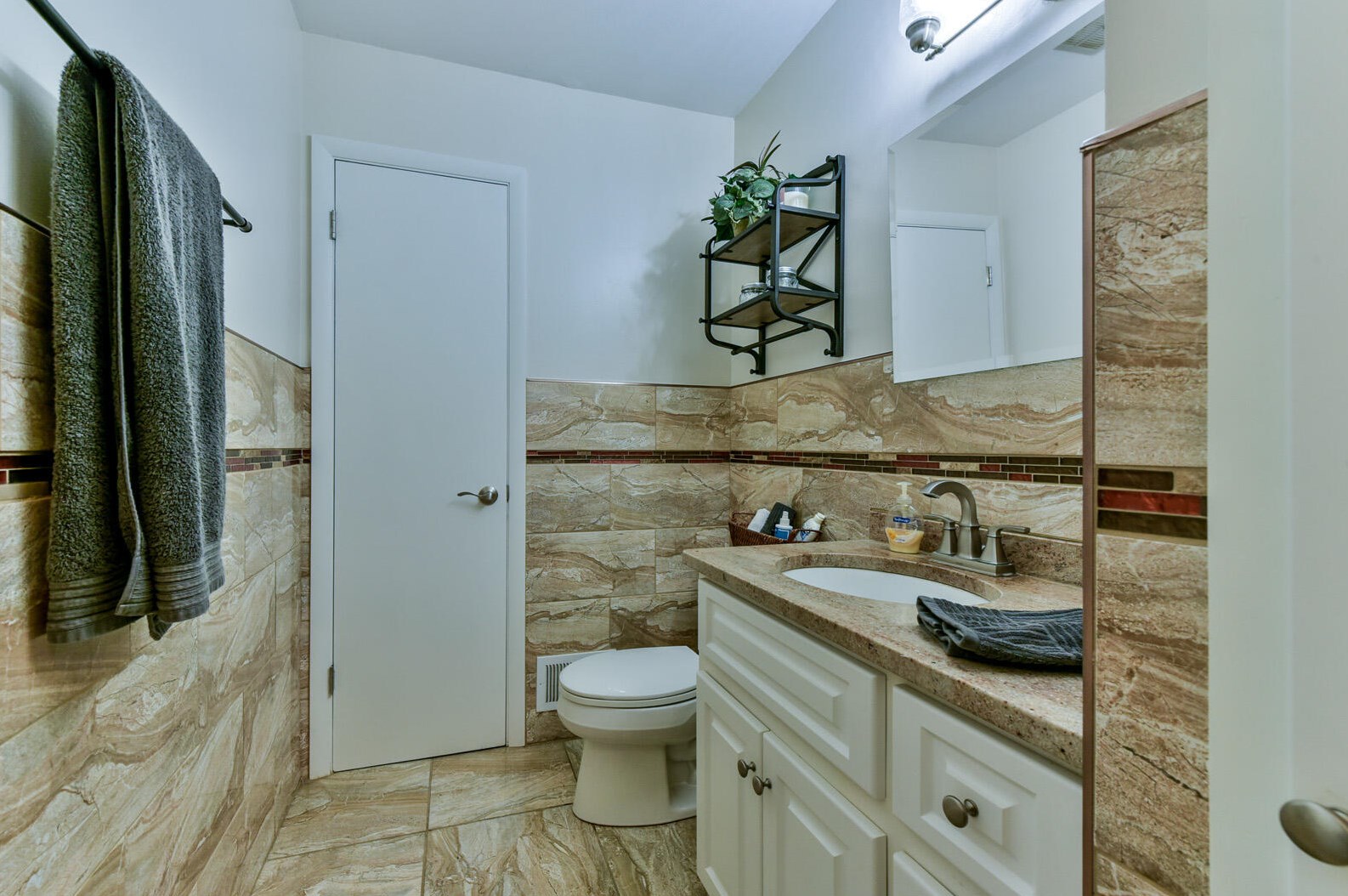 4210 Bexley Dr, Brookfield WI  53045-7404 exterior