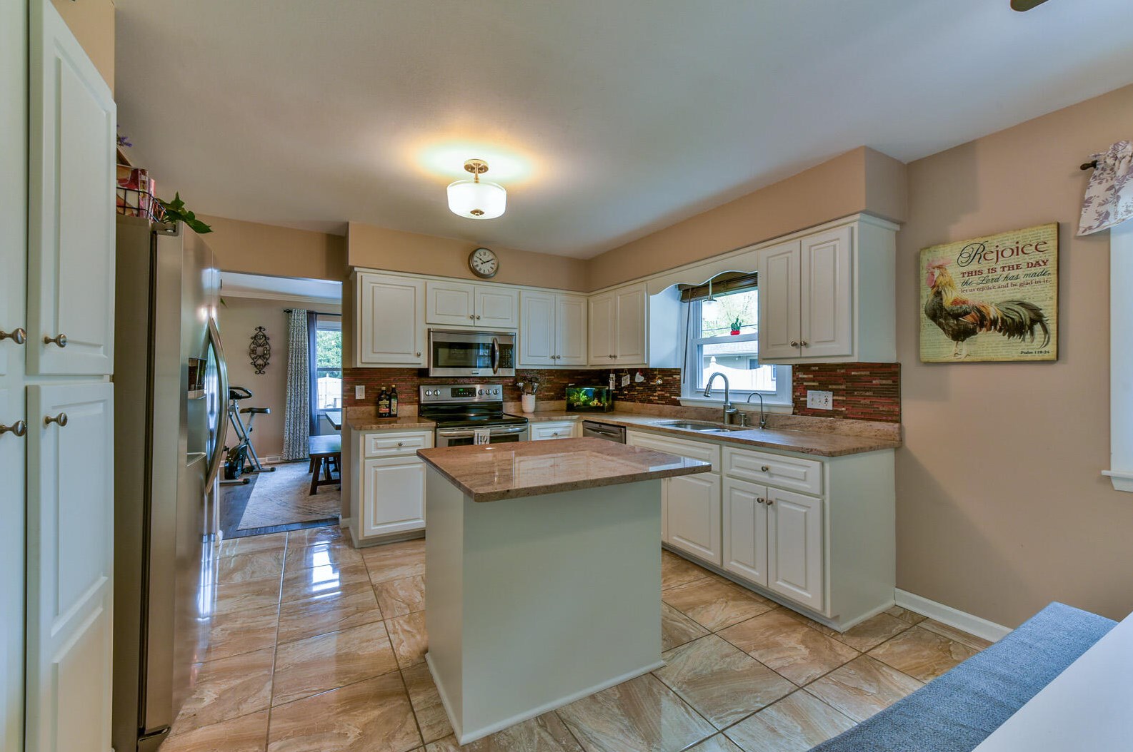 4210 Bexley Dr, Brookfield WI  53045-7404 exterior