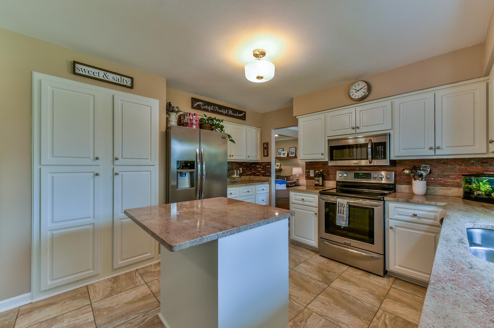 4210 Bexley Dr, Brookfield WI  53045-7404 exterior