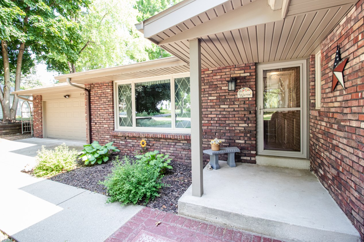 21875 Locksley Ln, Brookfield, WI 53045-4719