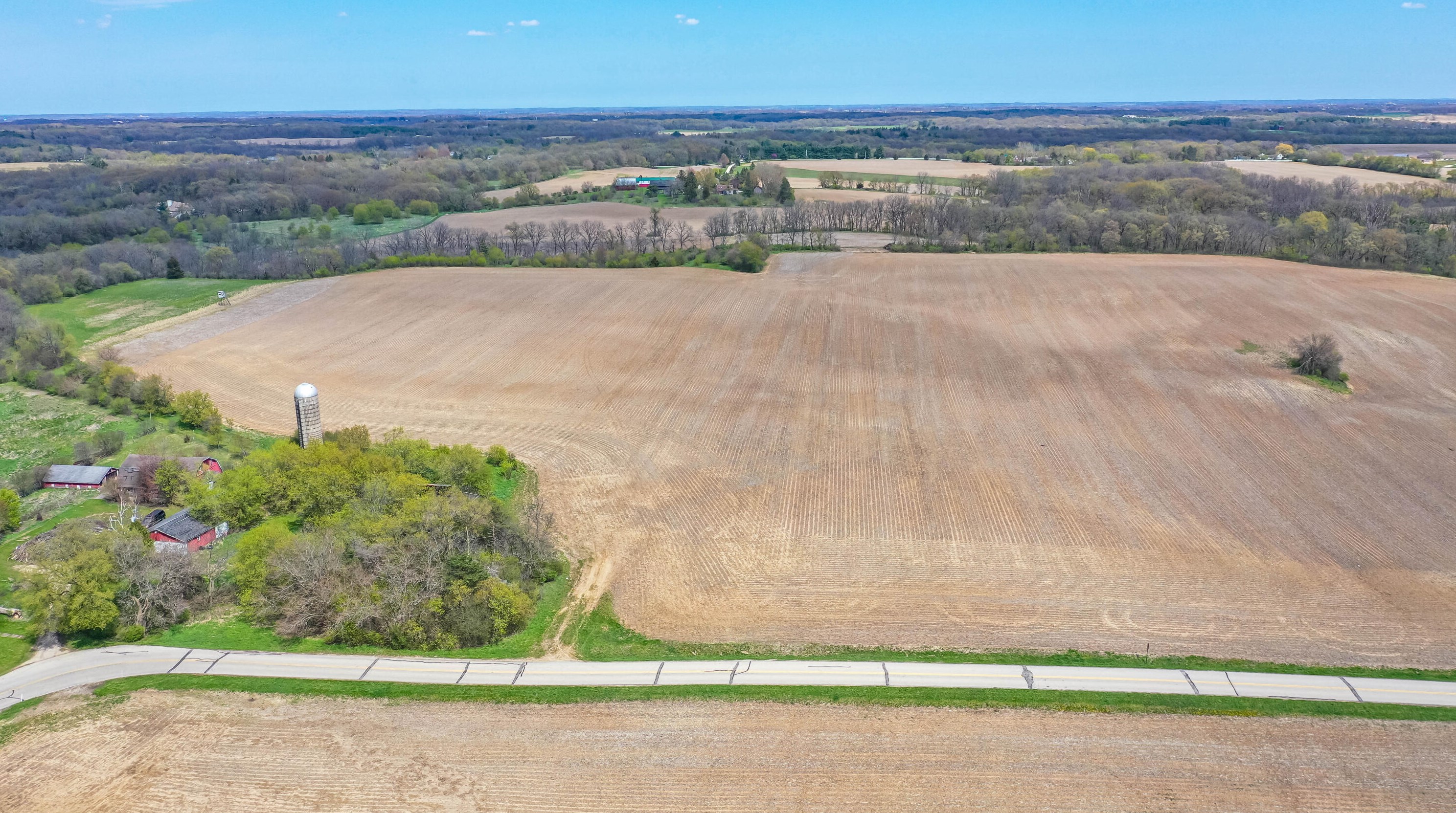 6202 Back Rd, Lyons WI  53105-8213 exterior