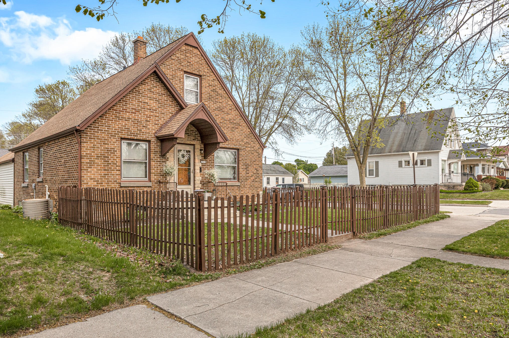 2503 12th St, Sheboygan WI  53083-4770 exterior