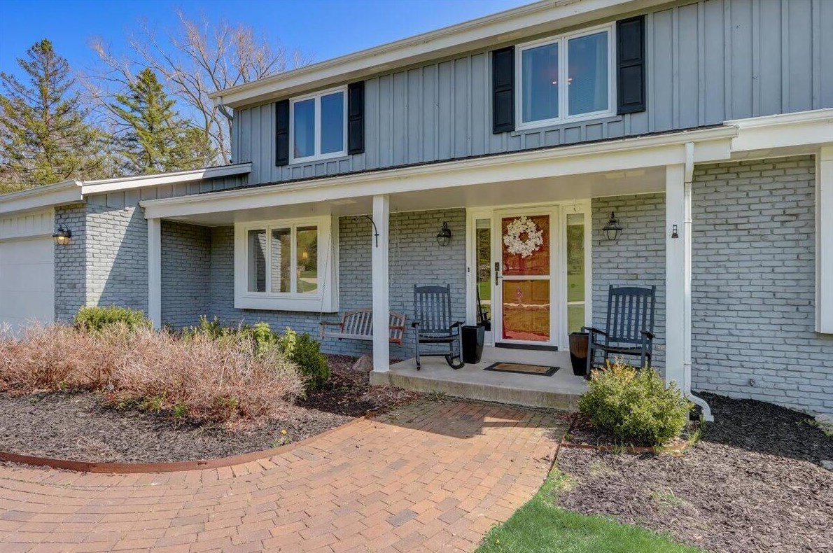 19985 Independence Dr, Brookfield WI  53045-5321 exterior