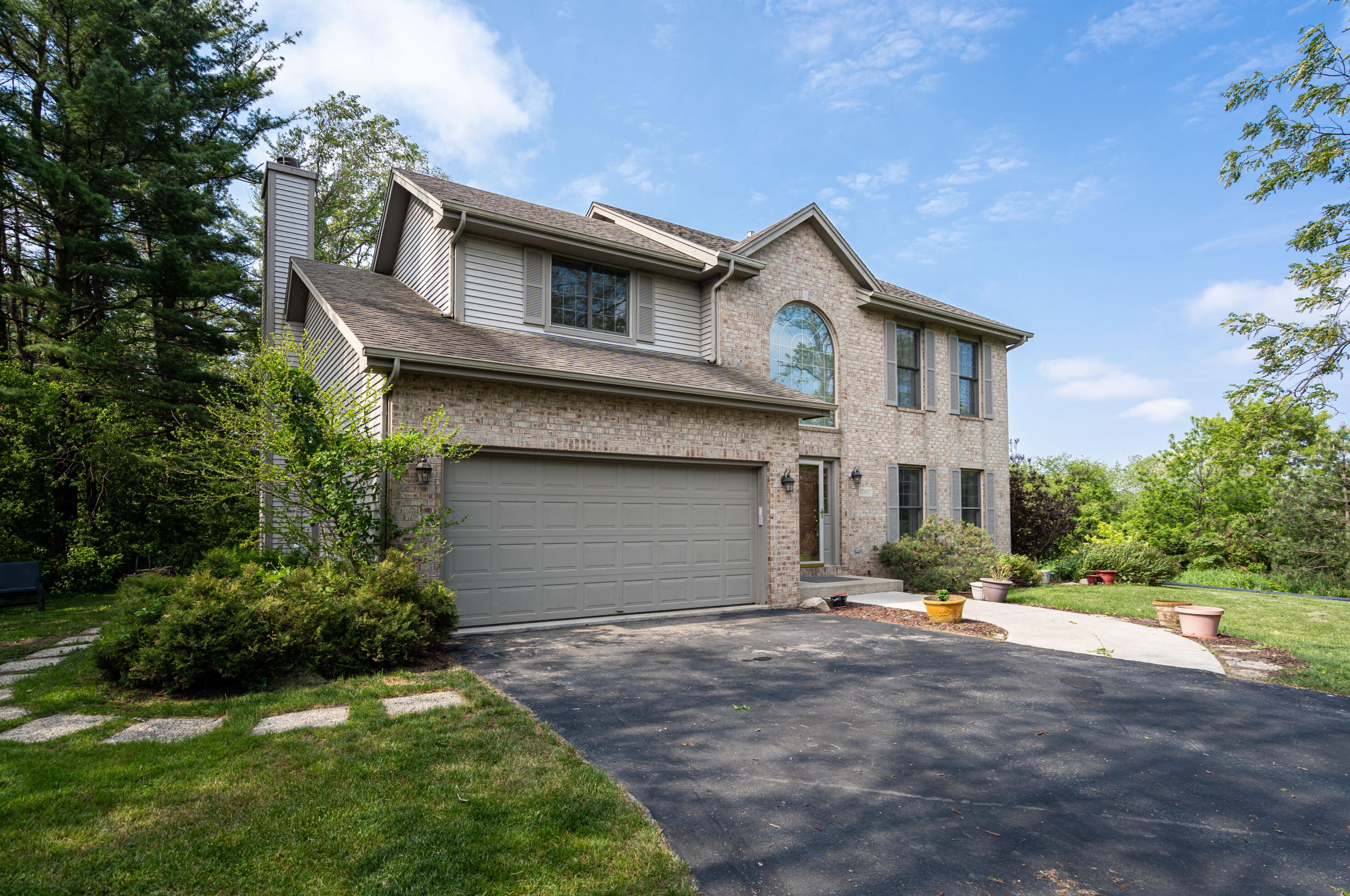 20407 Spring St, Union Grove, WI 53182