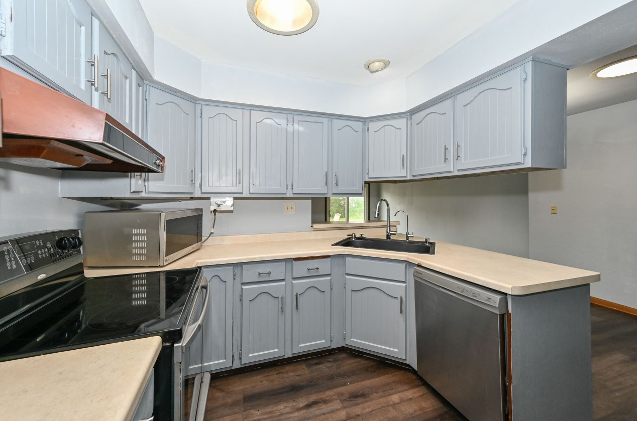 6011 S Elaine Ave, Cudahy, WI 53110