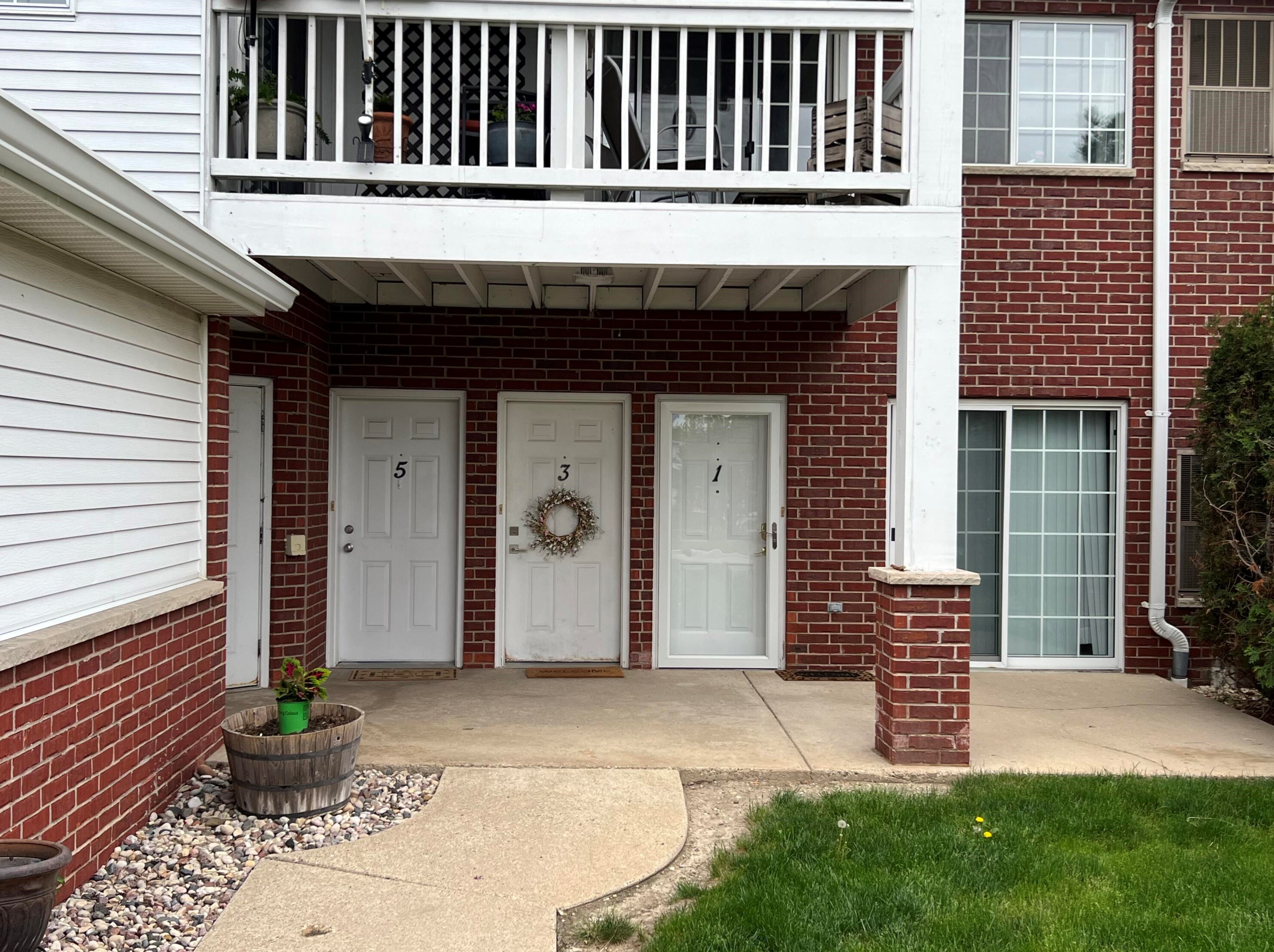 8580 Lexington Pl #1, Kenosha, WI 53158