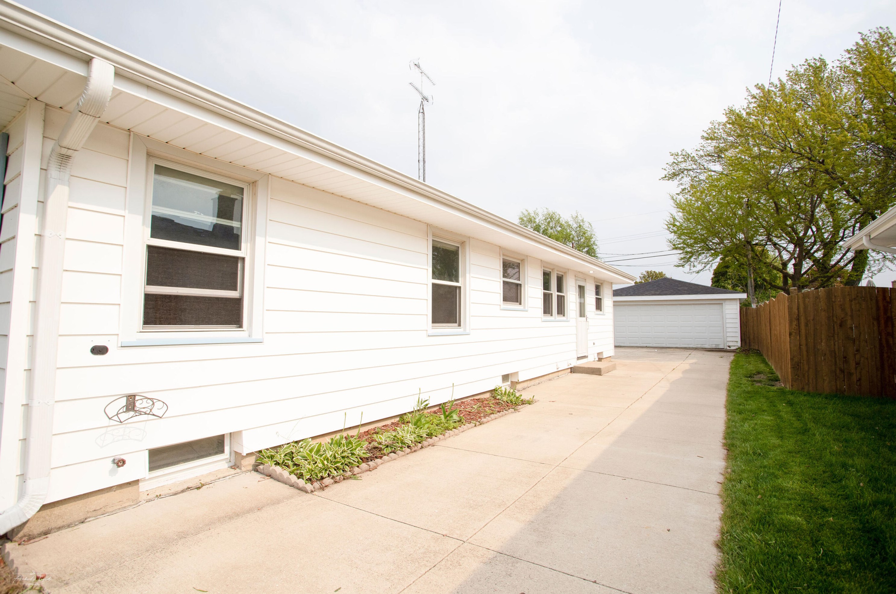 2003 21st St, Kenosha, WI 53140