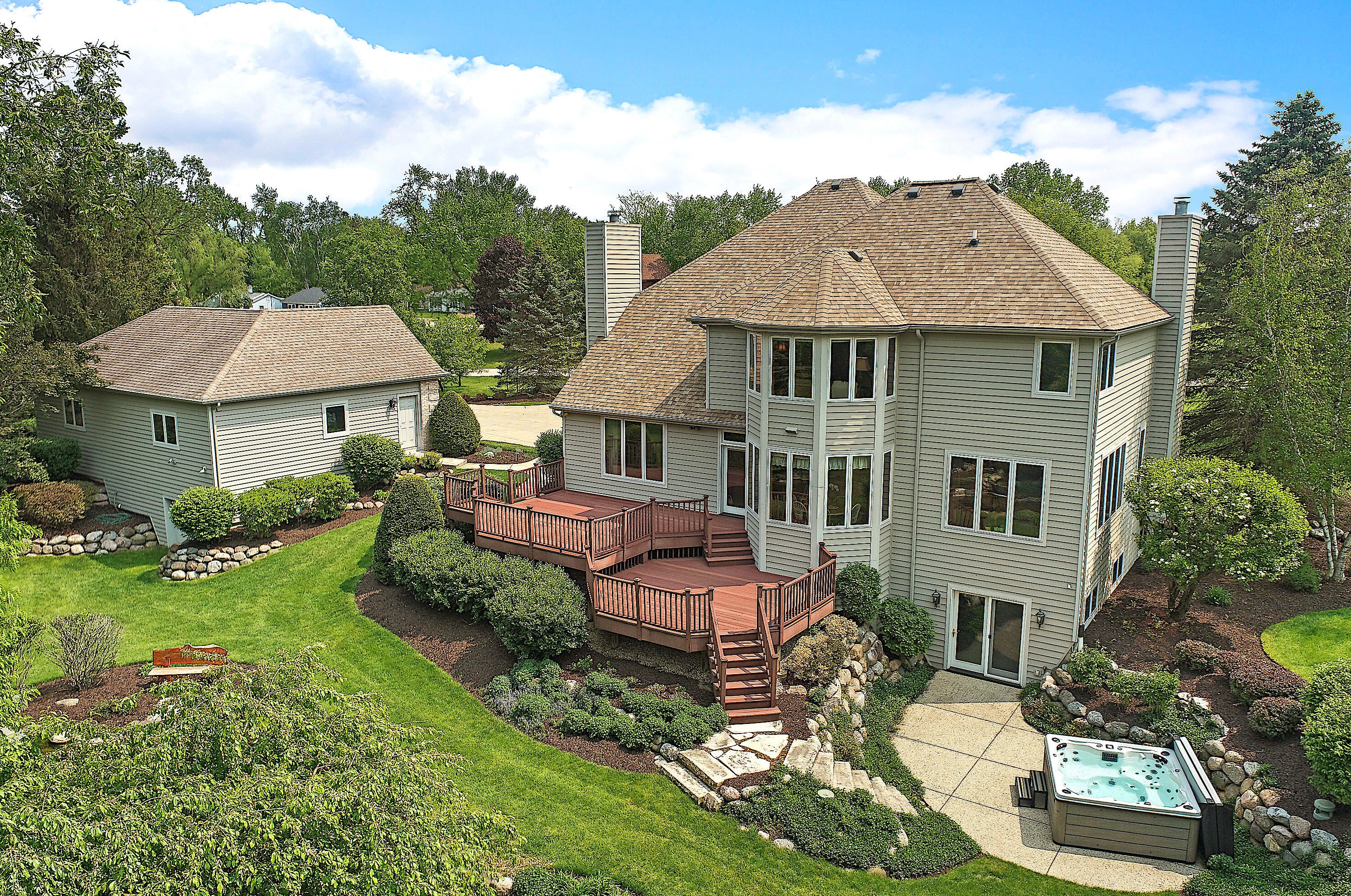 39620 Lake Park Ct, Genoa City, WI 53128
