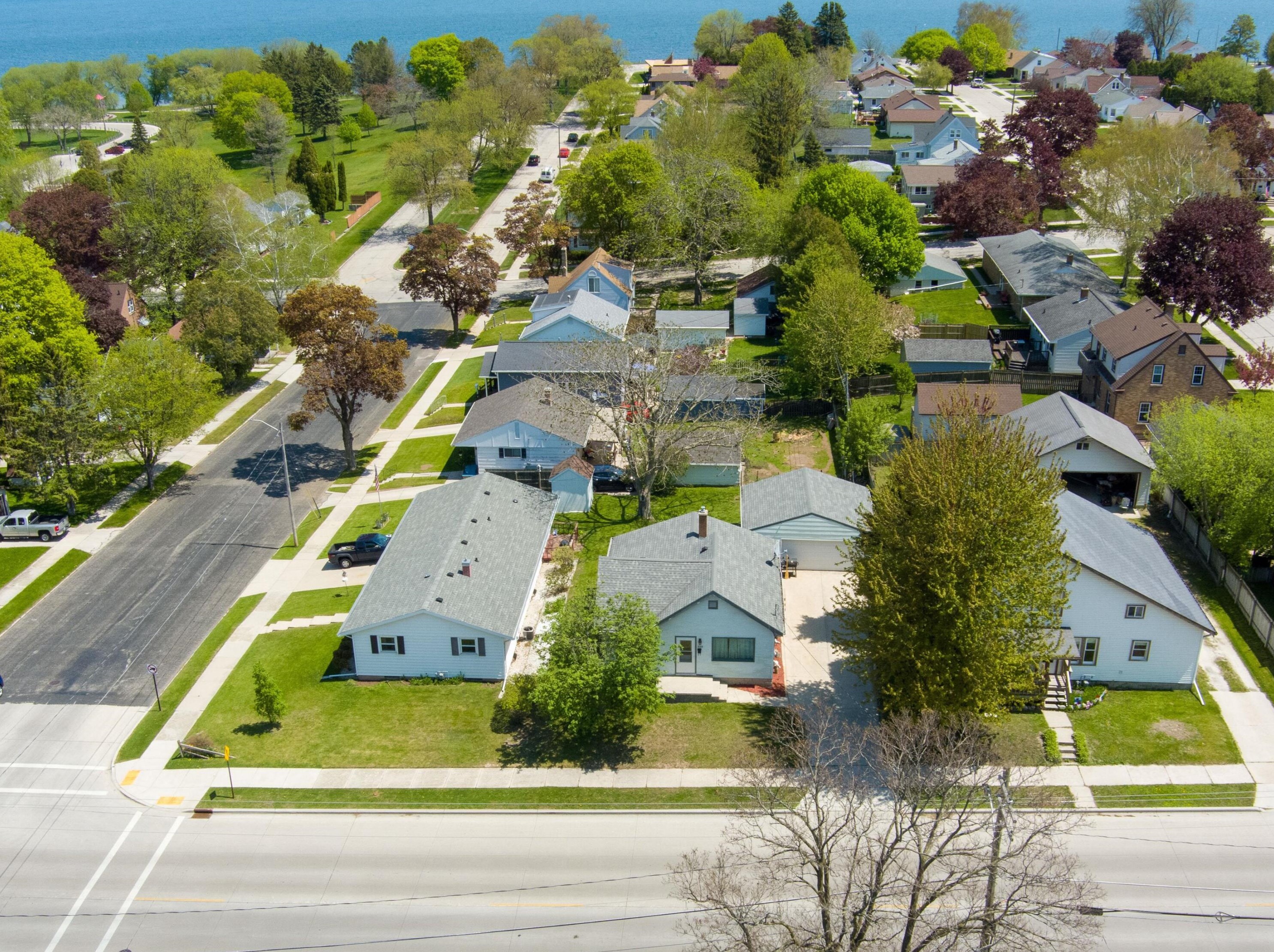 2105 S 10th St, Manitowoc, WI 54220