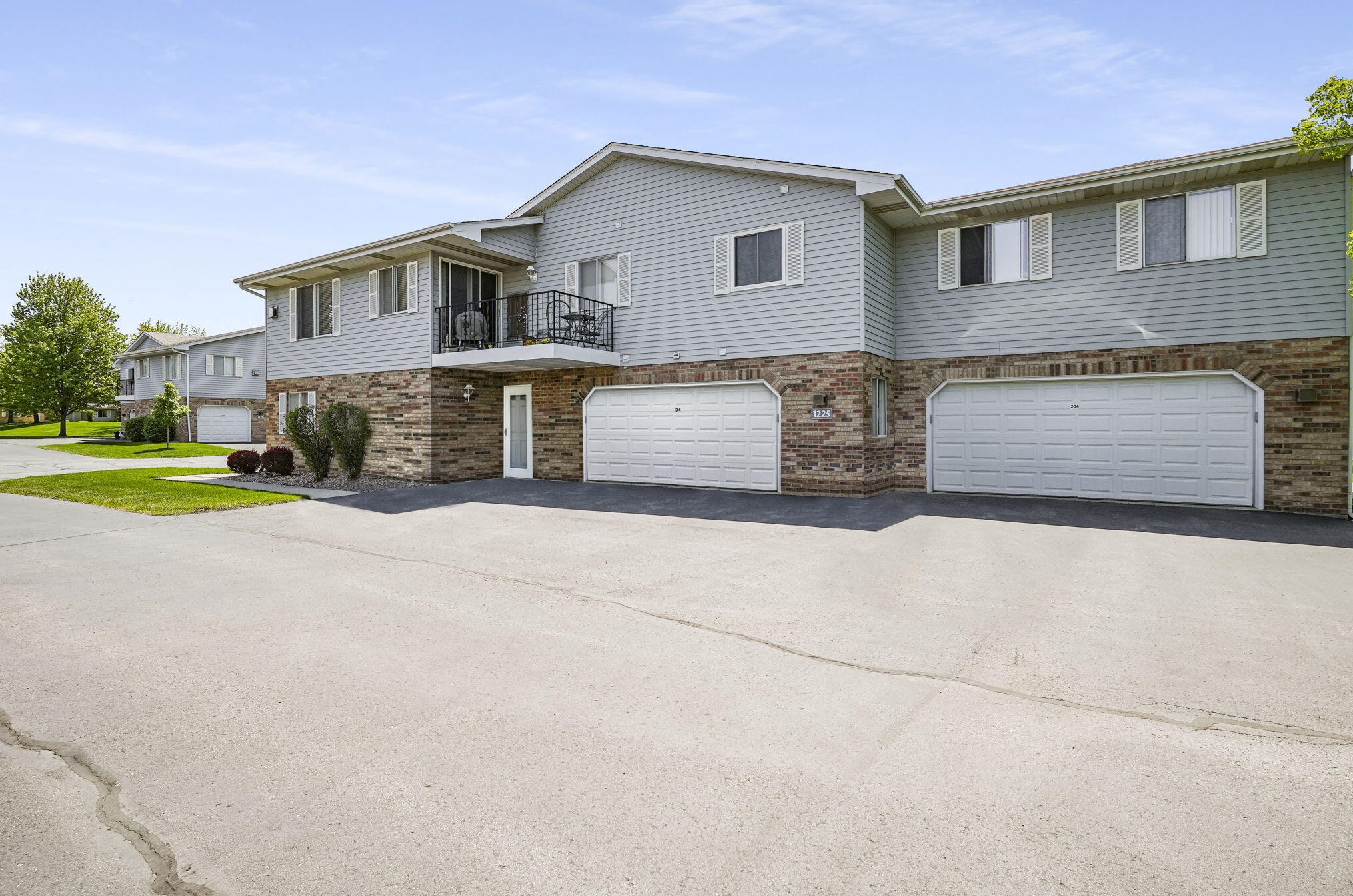 1225 Sunnyslope Dr, Racine WI  53406-3484 exterior
