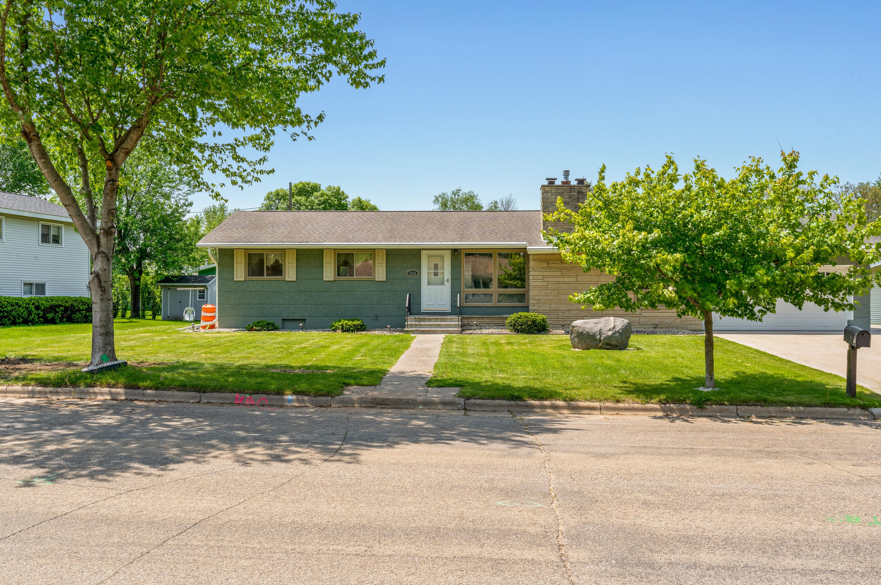 1206 Seiler Ln, La Crosse, WI 54601