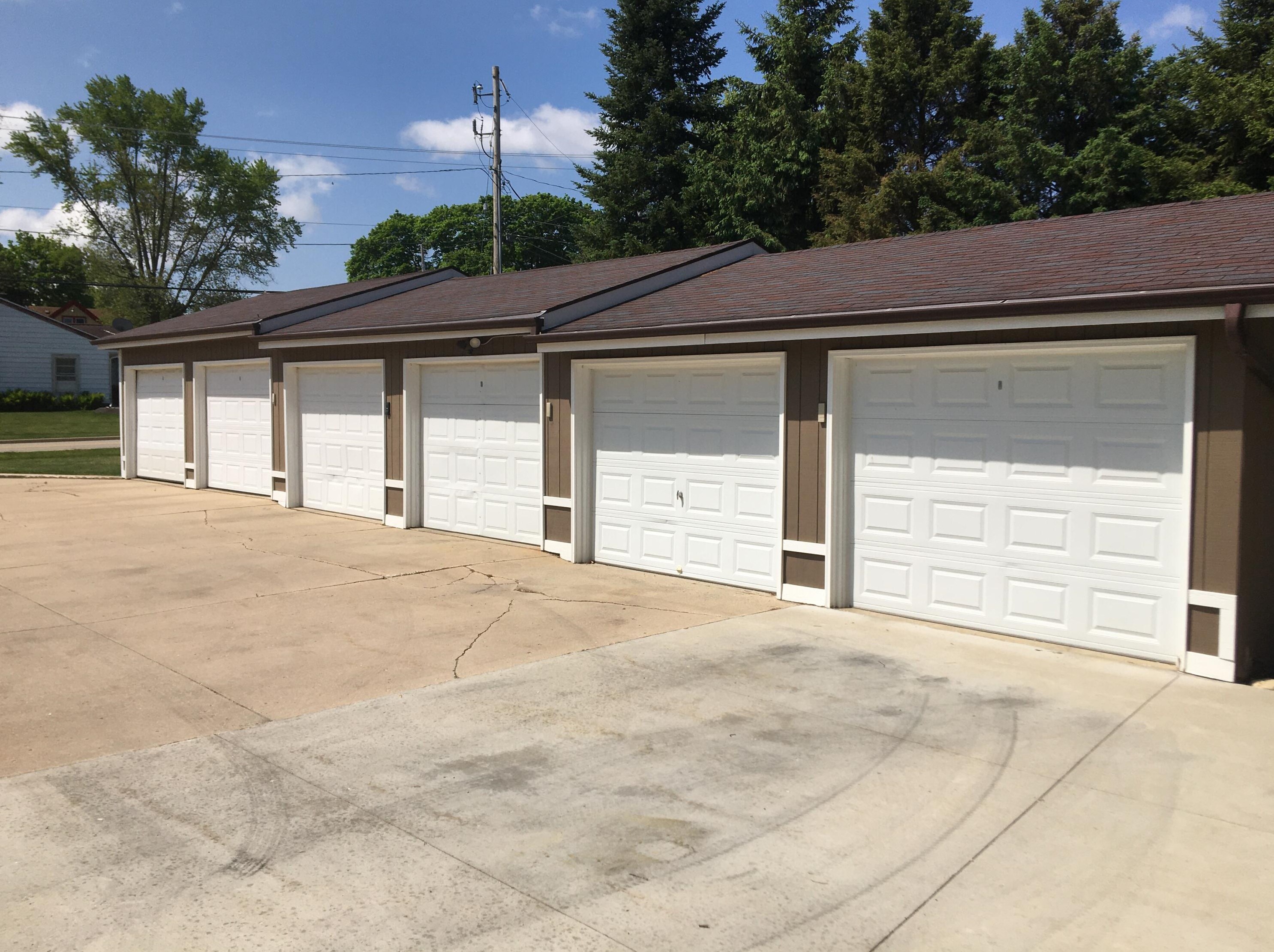 420 Racine St #101, Waterford, WI 53185