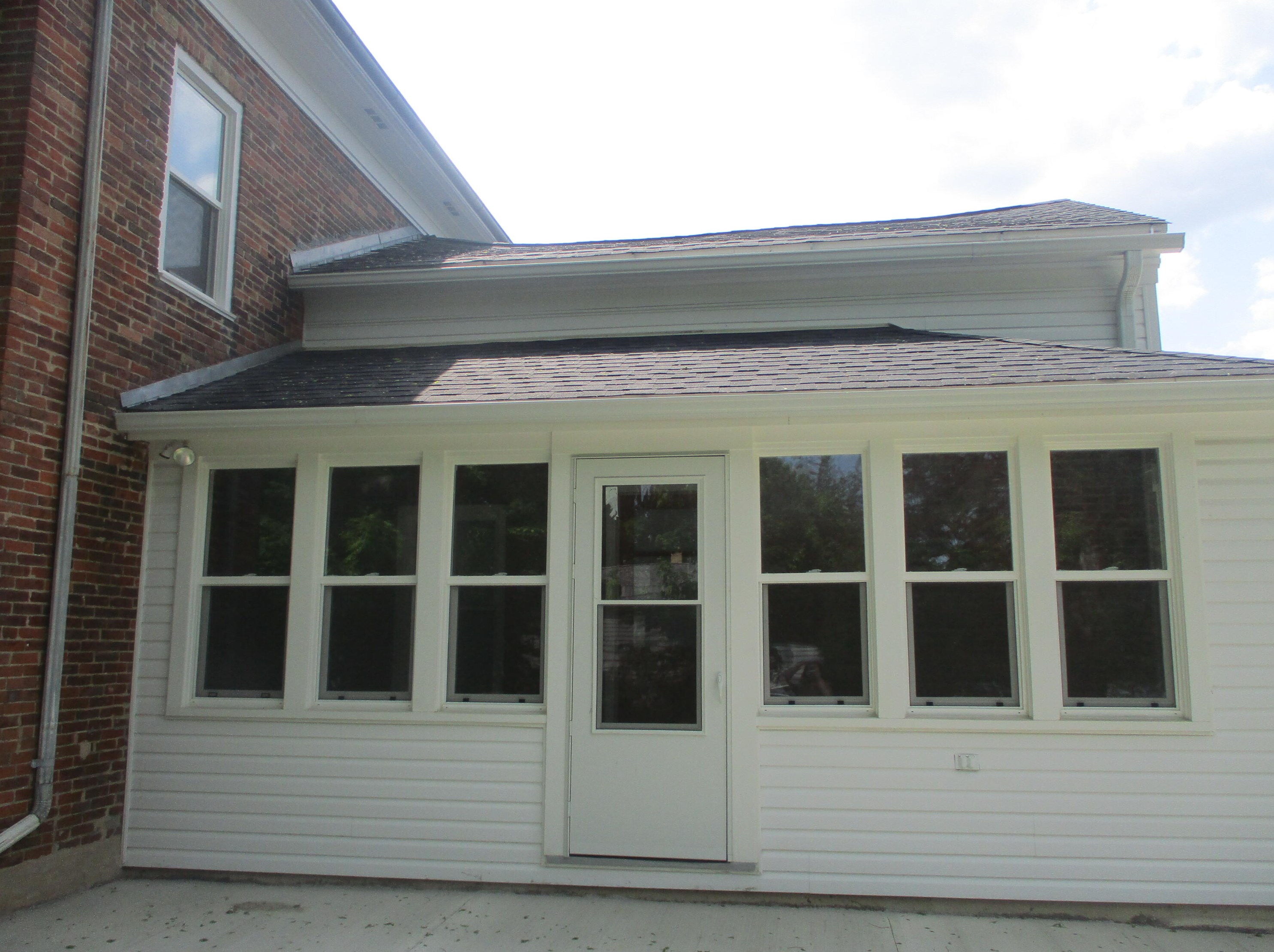 302 Main St, Lyons WI  53105-1565 exterior