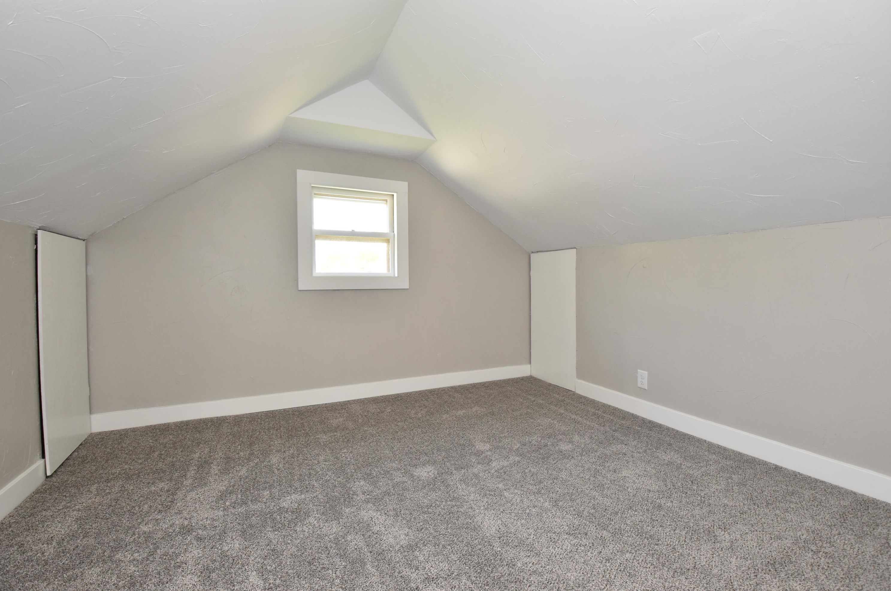 11013 Parnell Ave, Hales Corners WI  53130-1866 exterior