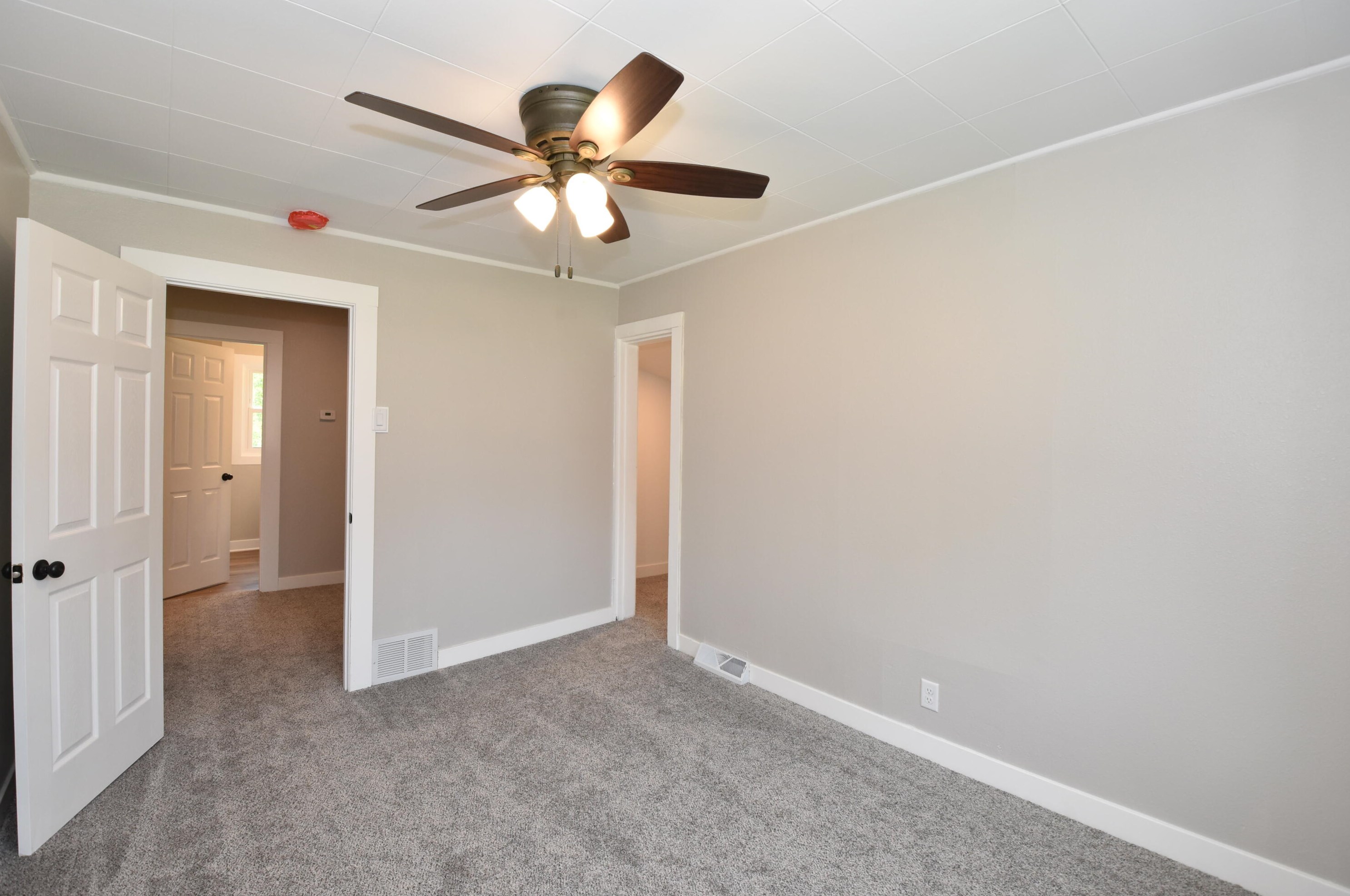 11013 Parnell Ave, Hales Corners WI  53130-1866 exterior