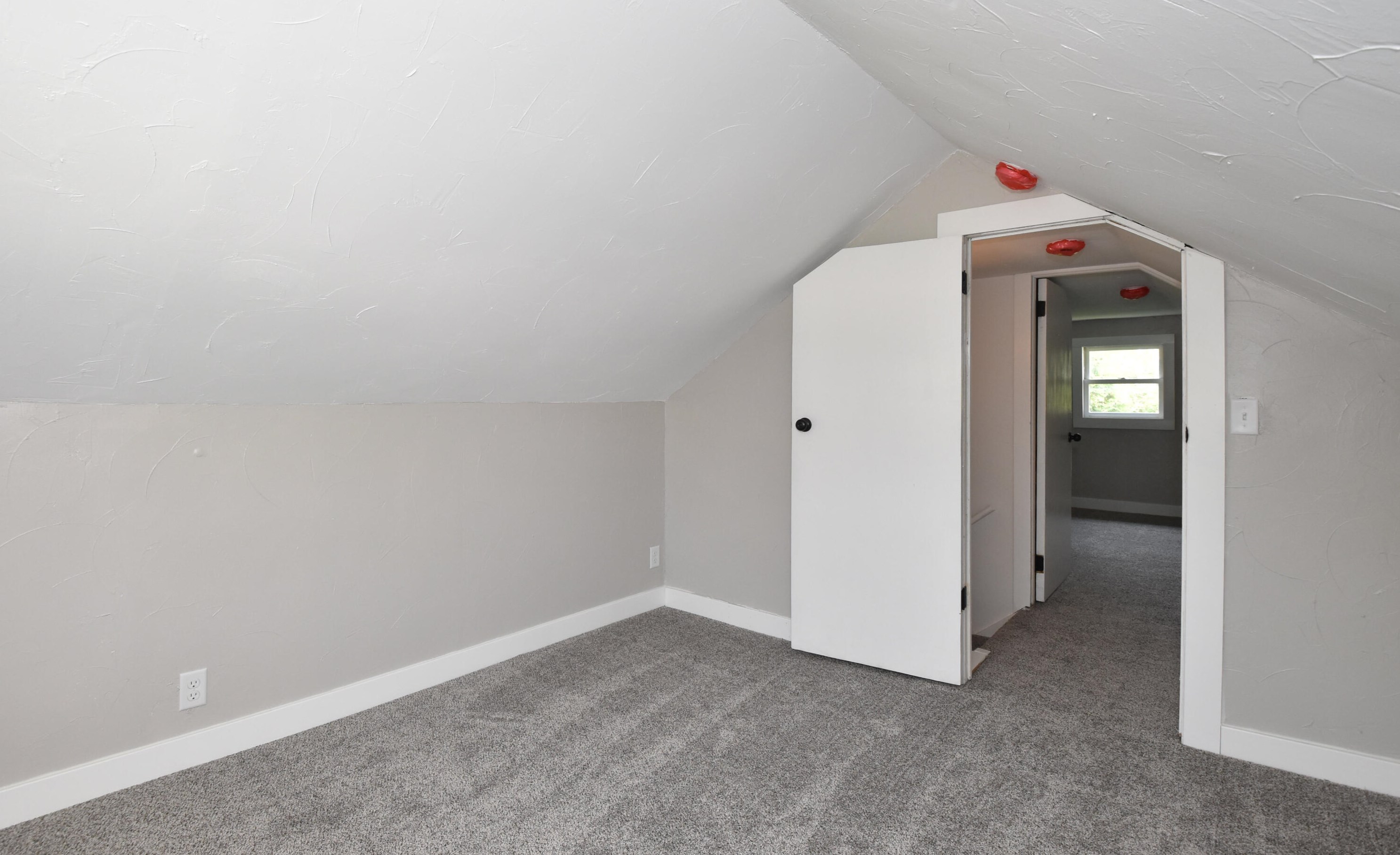 11013 Parnell Ave, Hales Corners WI  53130-1866 exterior