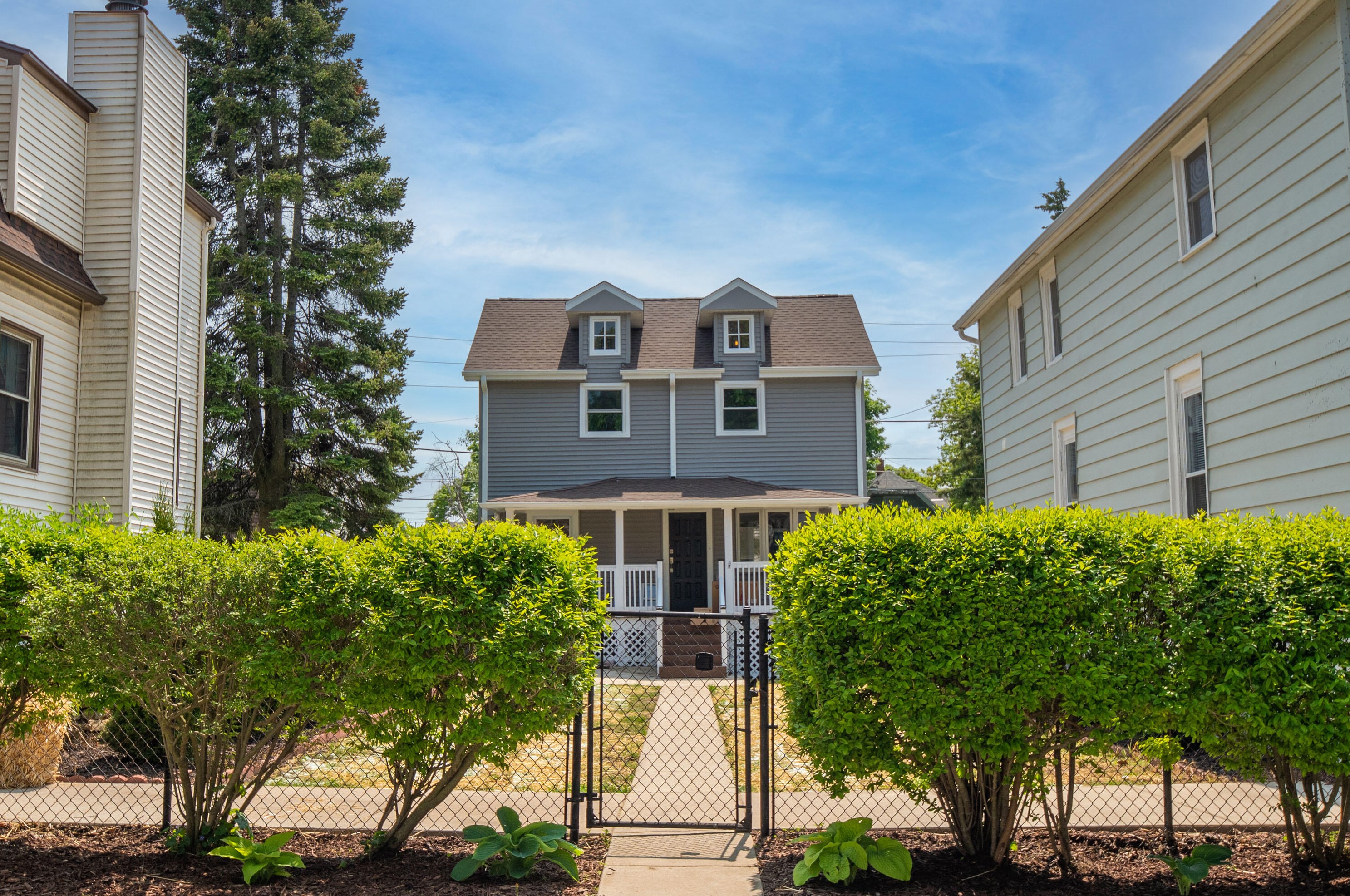 2315 Morgan Ave, Milwaukee WI 53207-3721 exterior