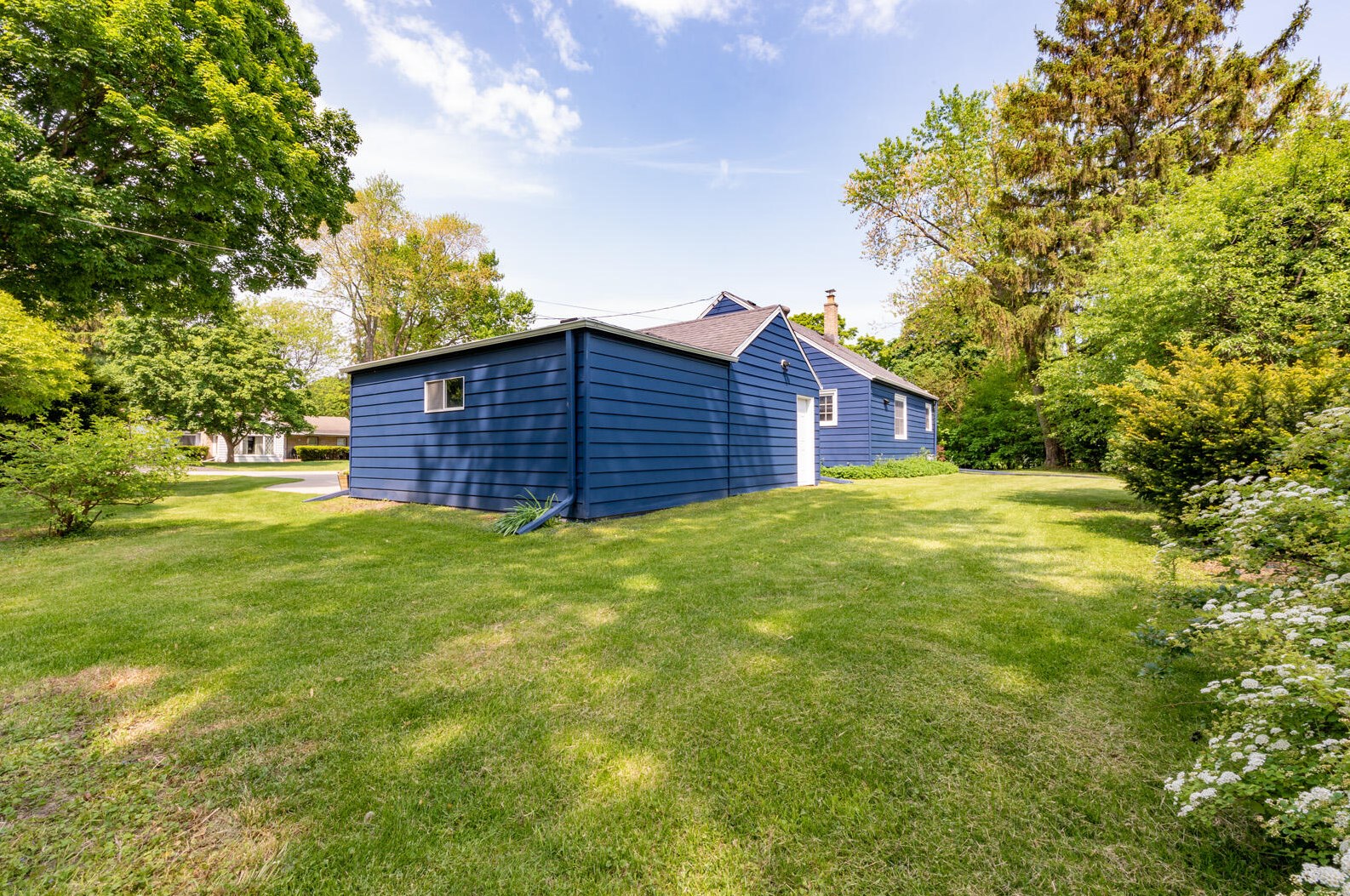 17325 Burnet St, Brookfield WI  53045-6706 exterior