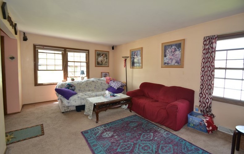 848 Oxford Dr, Chenequa, WI 53029