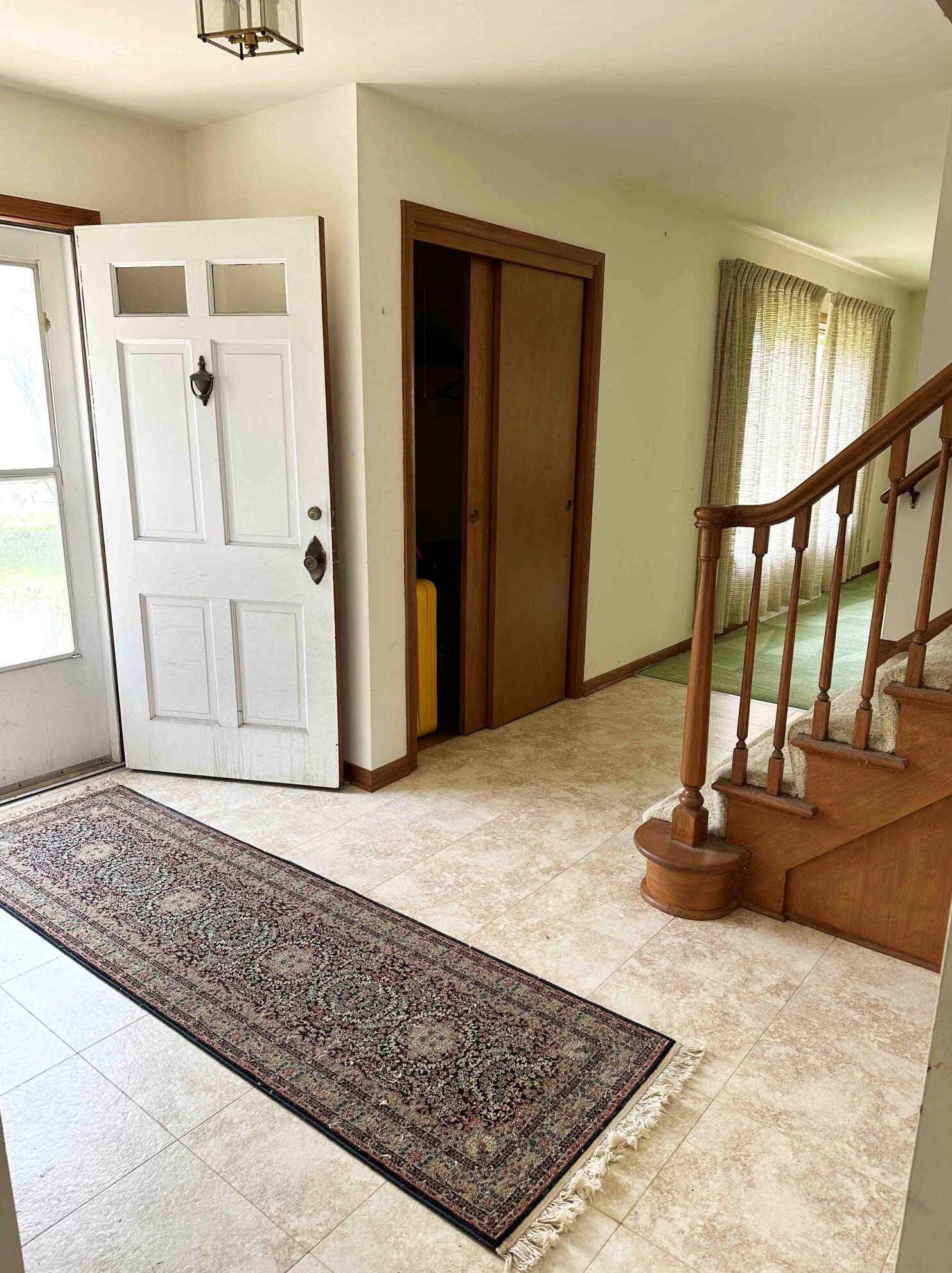 2230 W Mequon Rd, Thiensville, WI 53092