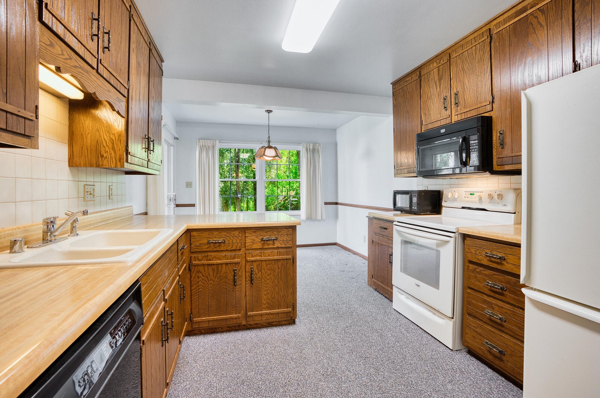 2532 Crosscreek Dr #b, Sheboygan, WI 53081