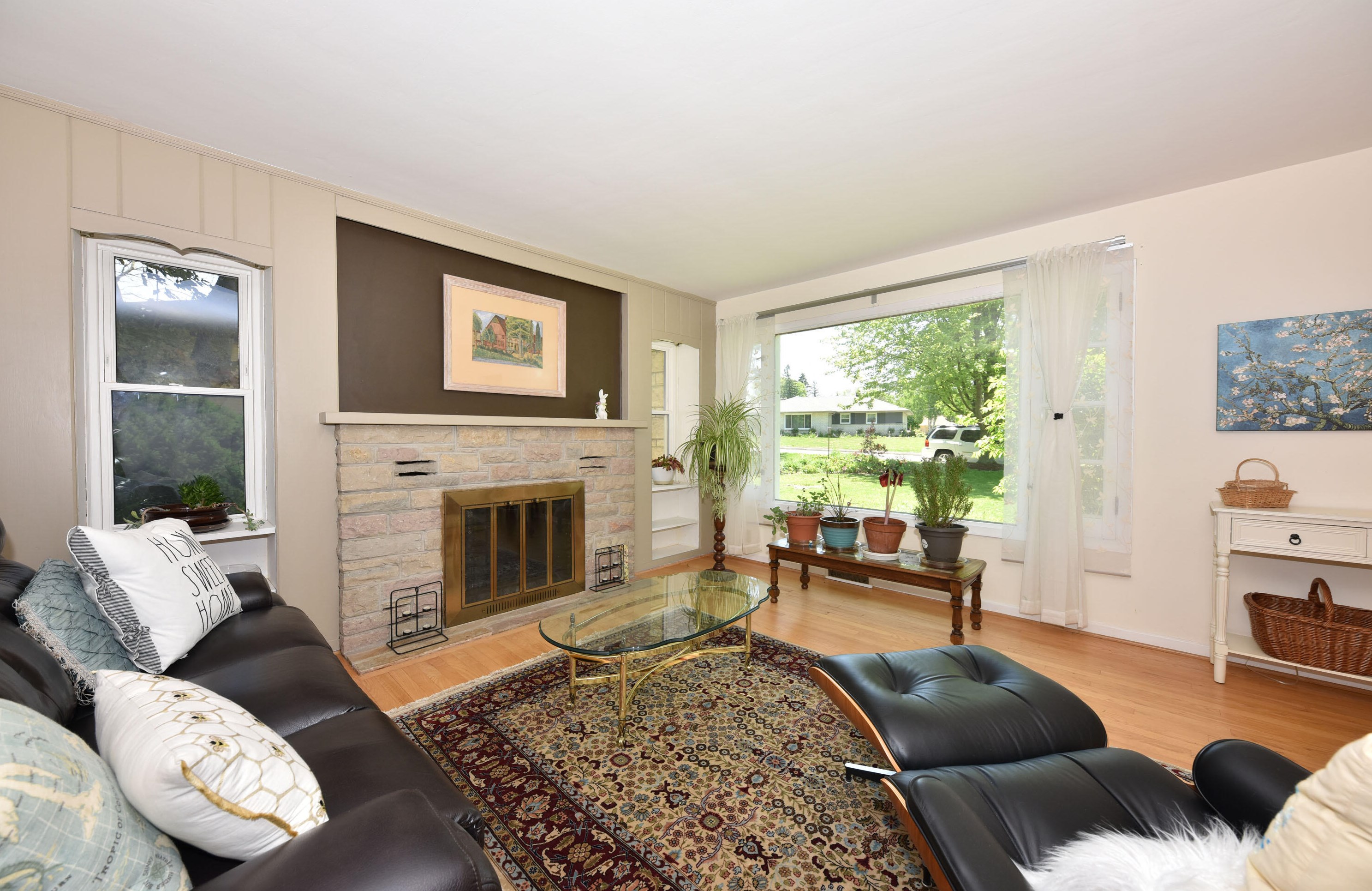 1102 Sunset Ct, Grafton, WI 53024