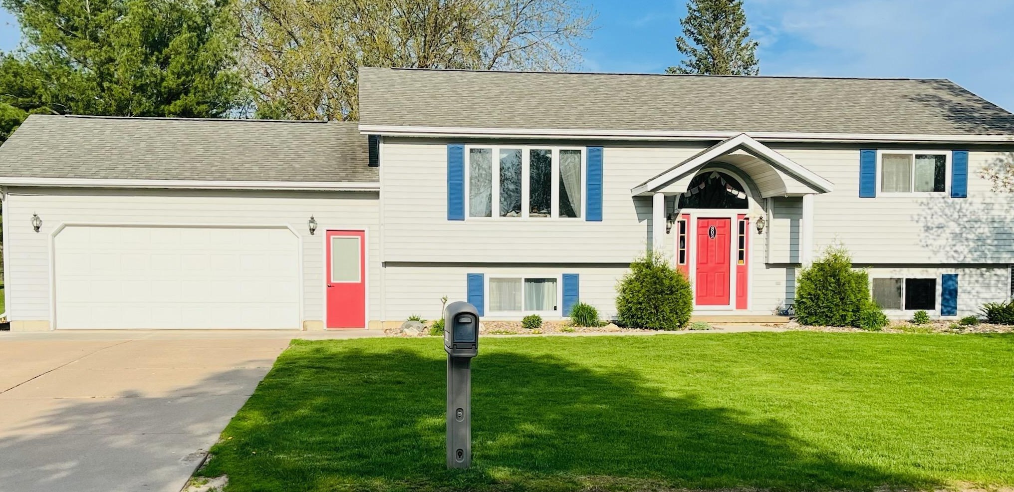 803 Conner St, Viroqua WI  54665-1077 exterior