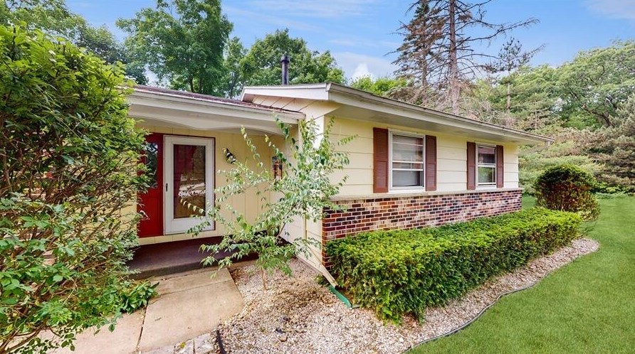 1830 Miller Rd, Lake Geneva, WI 53147