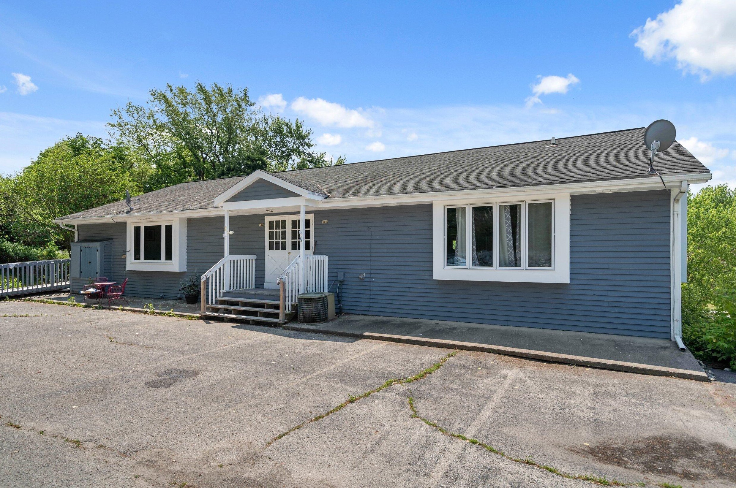 388 Prairie Run, Grafton WI  53024-1176 exterior