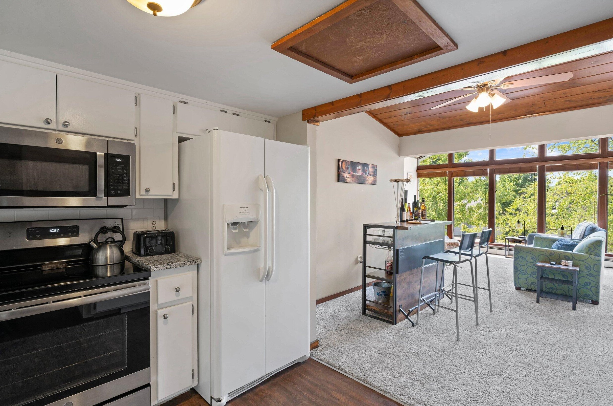 388 Prairie Run, Grafton WI  53024-1176 exterior