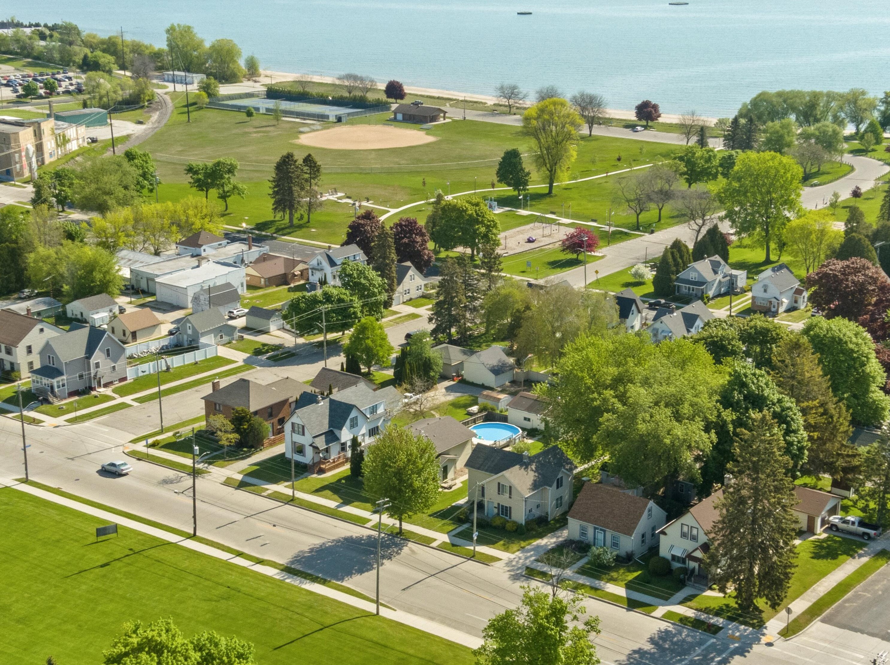 2009 S 10th St, Manitowoc, WI 54220