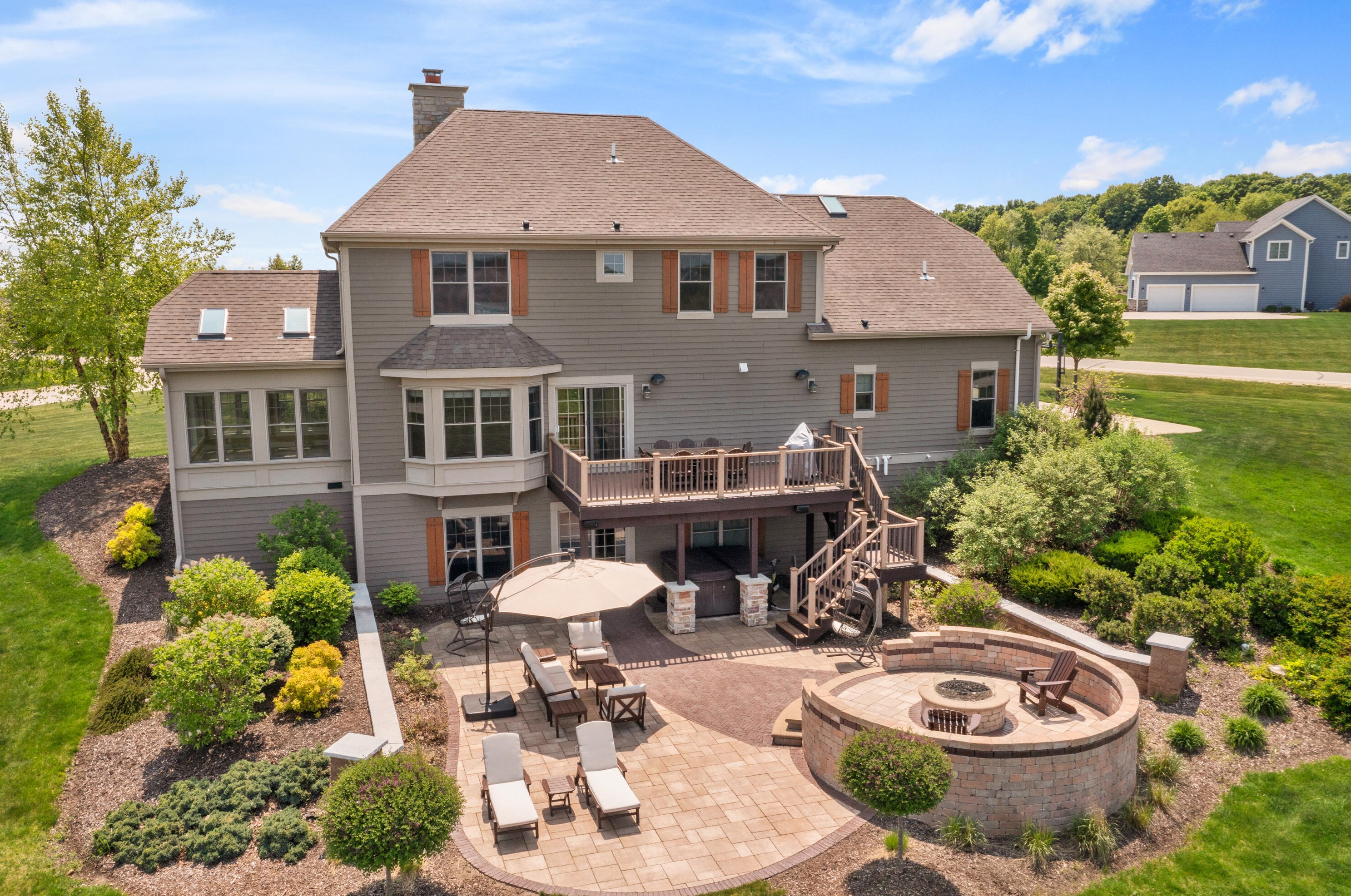 1180 Hickory Hill Pkwy, Hubertus, WI 53033
