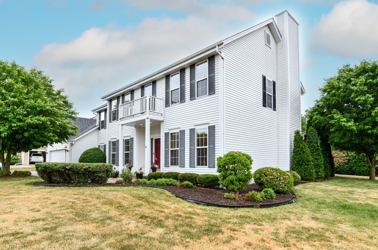5239 Harvard Dr, Hales Corners, WI 53132-8192