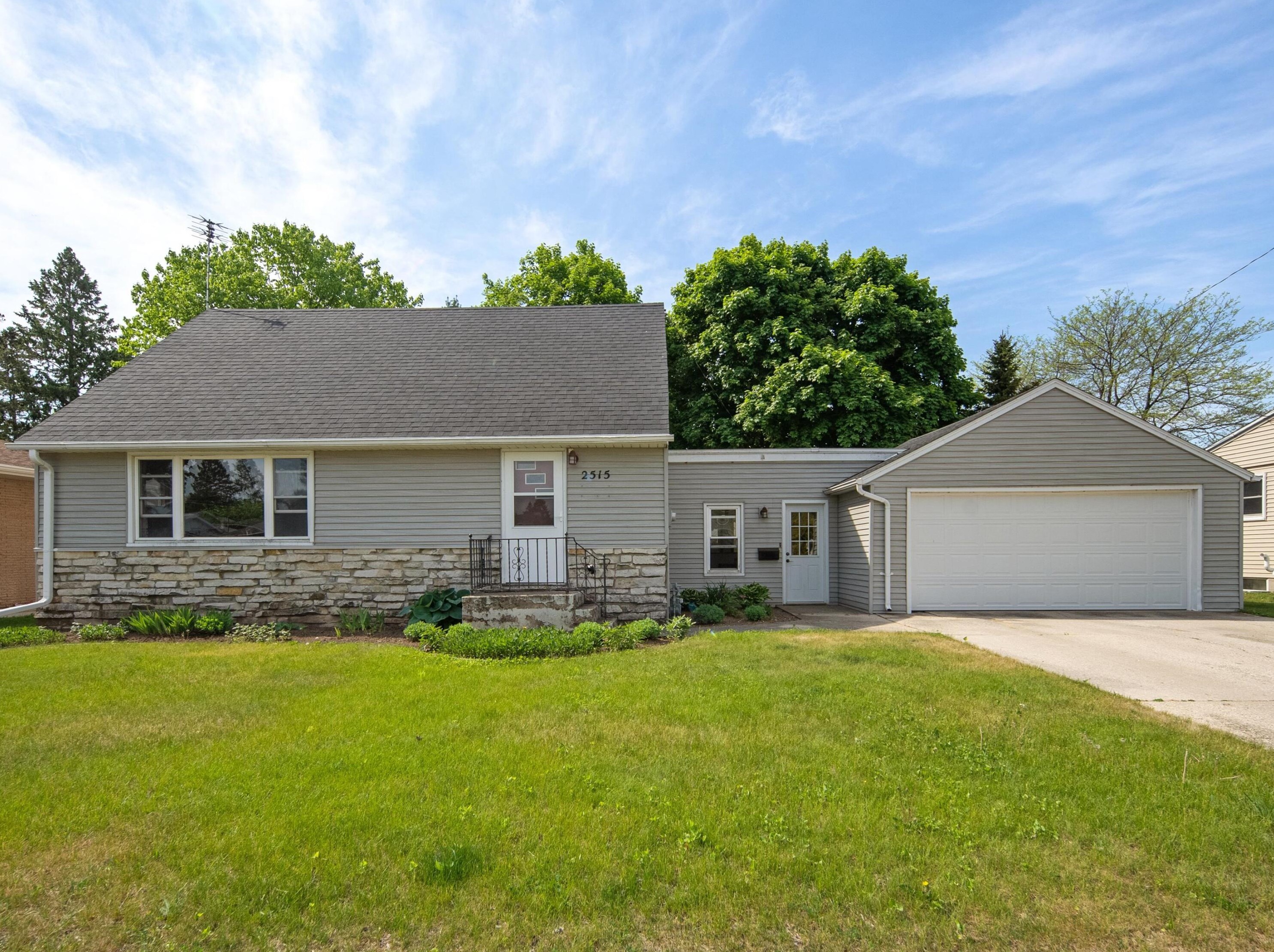 2515 37th St, Two Rivers, WI 54241