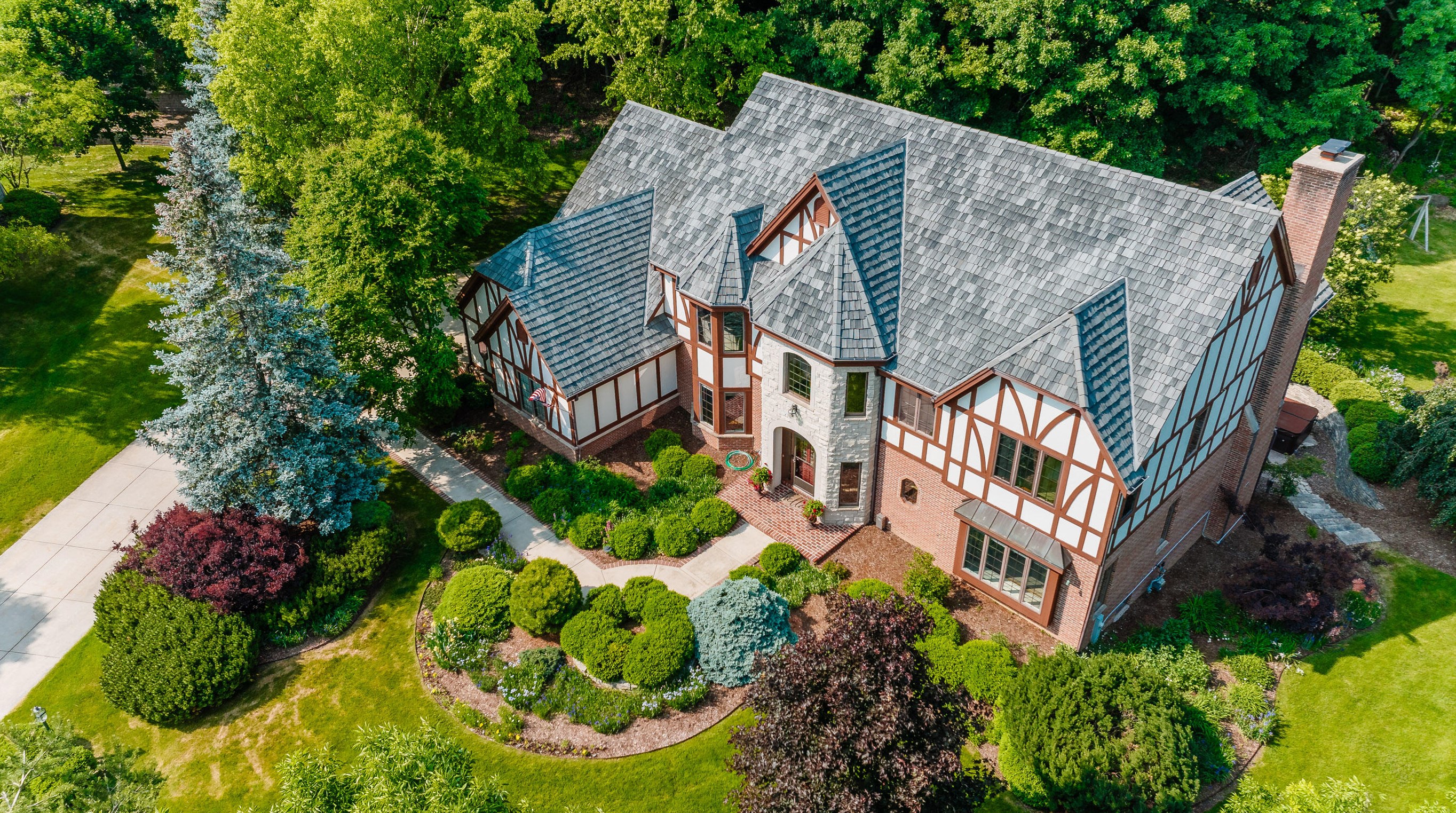 16900 Sanctuary Trl, Brookfield, WI 53005-5750