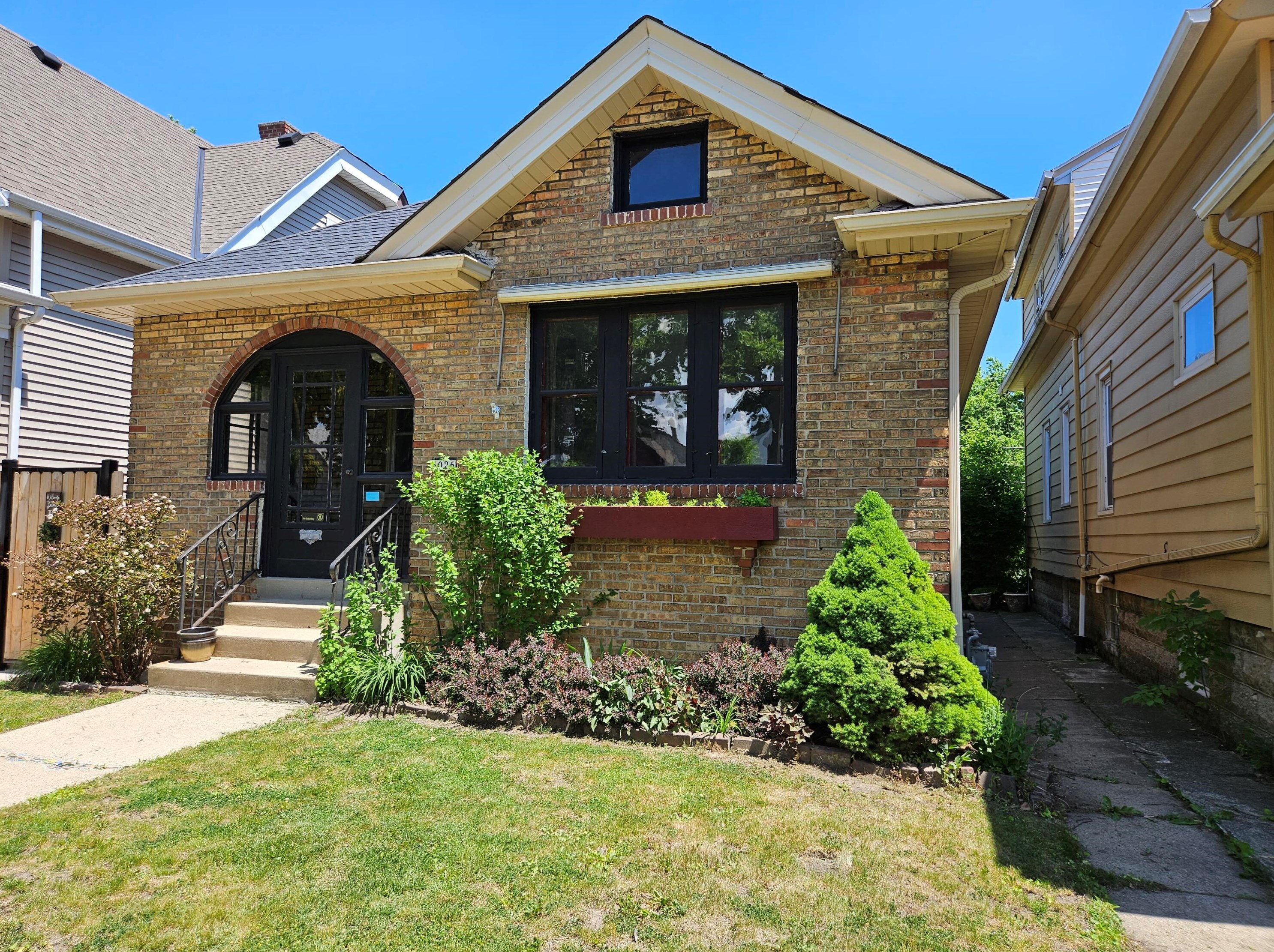 3026 S 15th St, Milwaukee, WI 53215