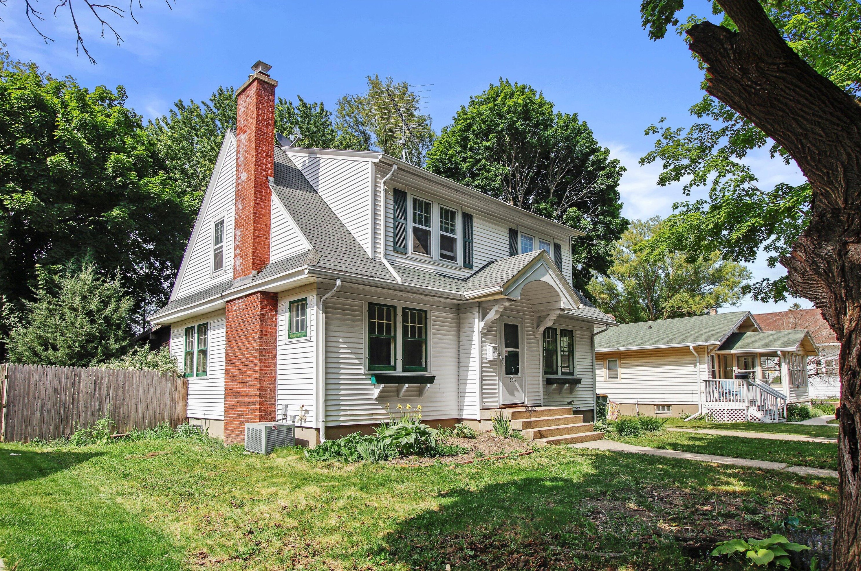 236 Winsor St, Elkhorn, WI 53121