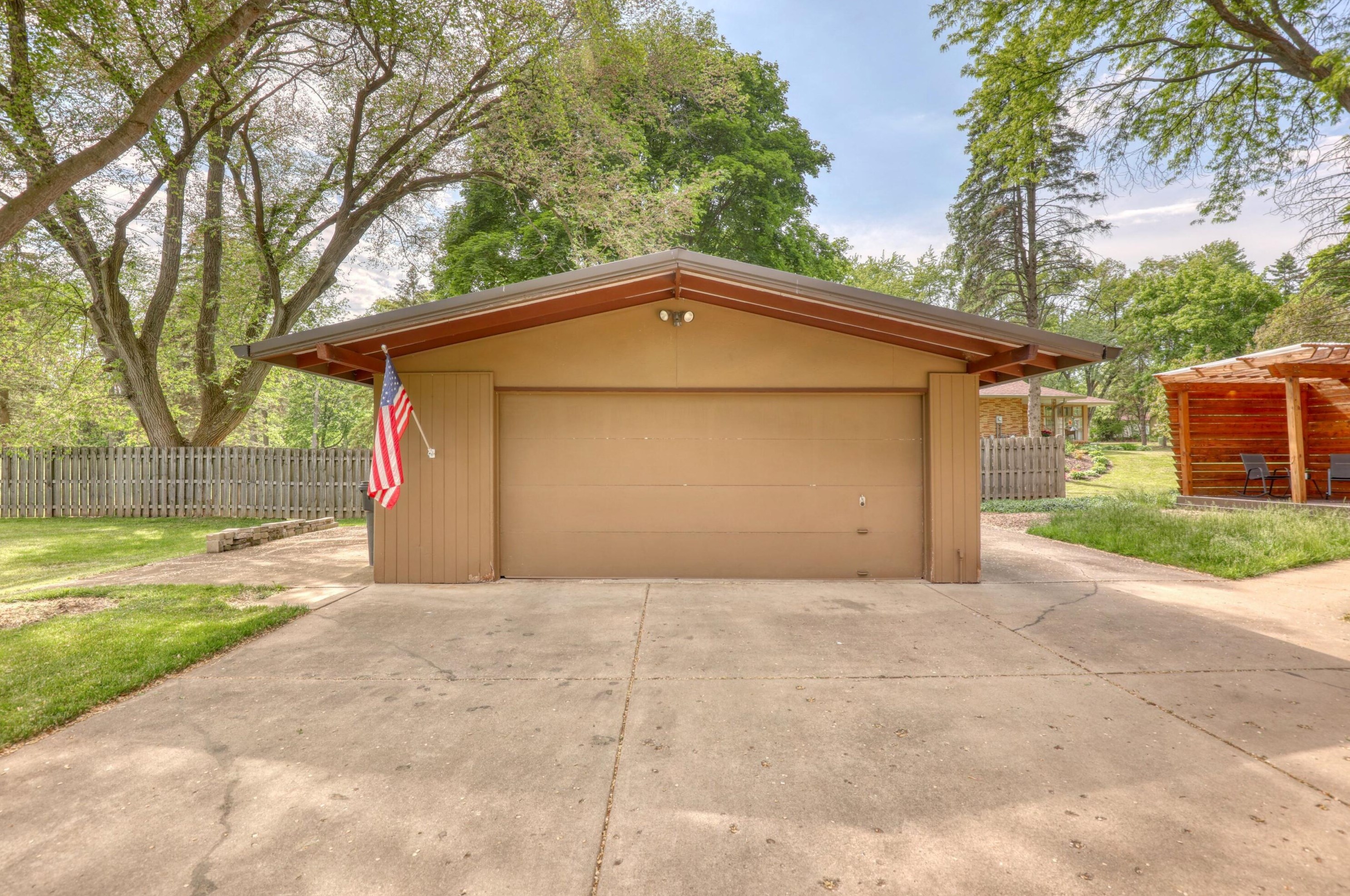 5221 Chicory Rd, Racine WI 53403-9709 exterior