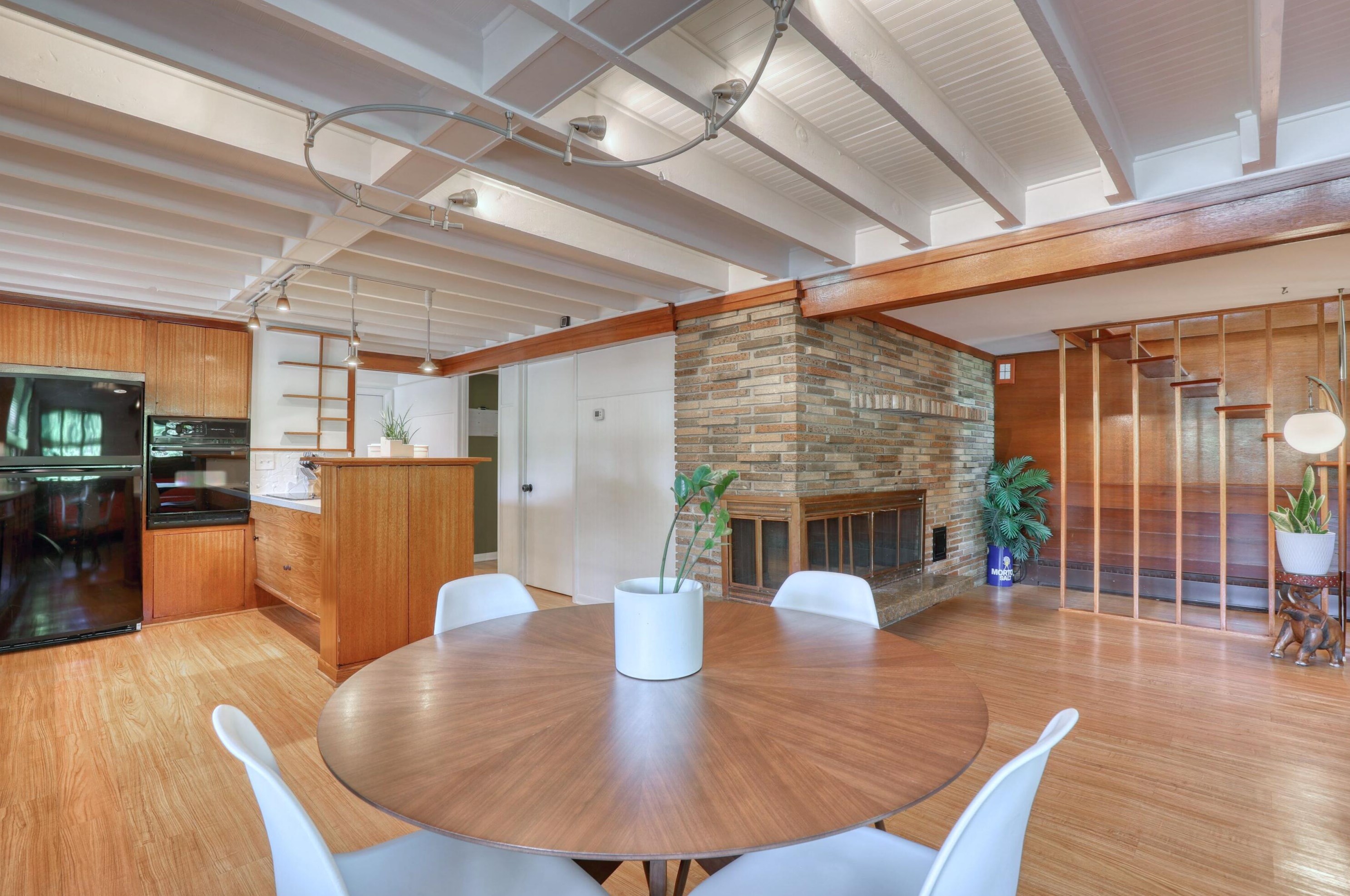 5221 Chicory Rd, Racine WI 53403-9709 exterior