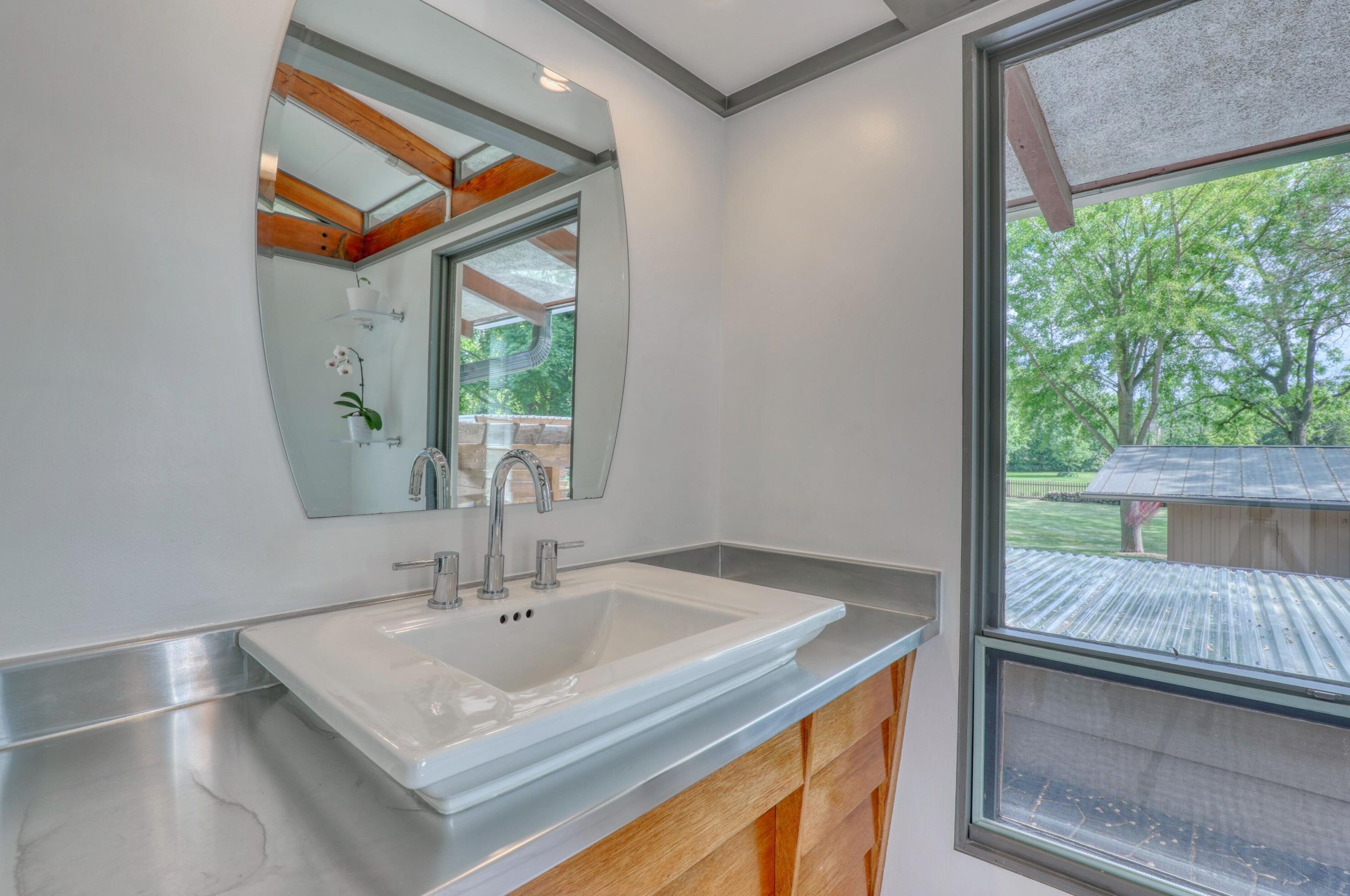 5221 Chicory Rd, Racine WI 53403-9709 exterior