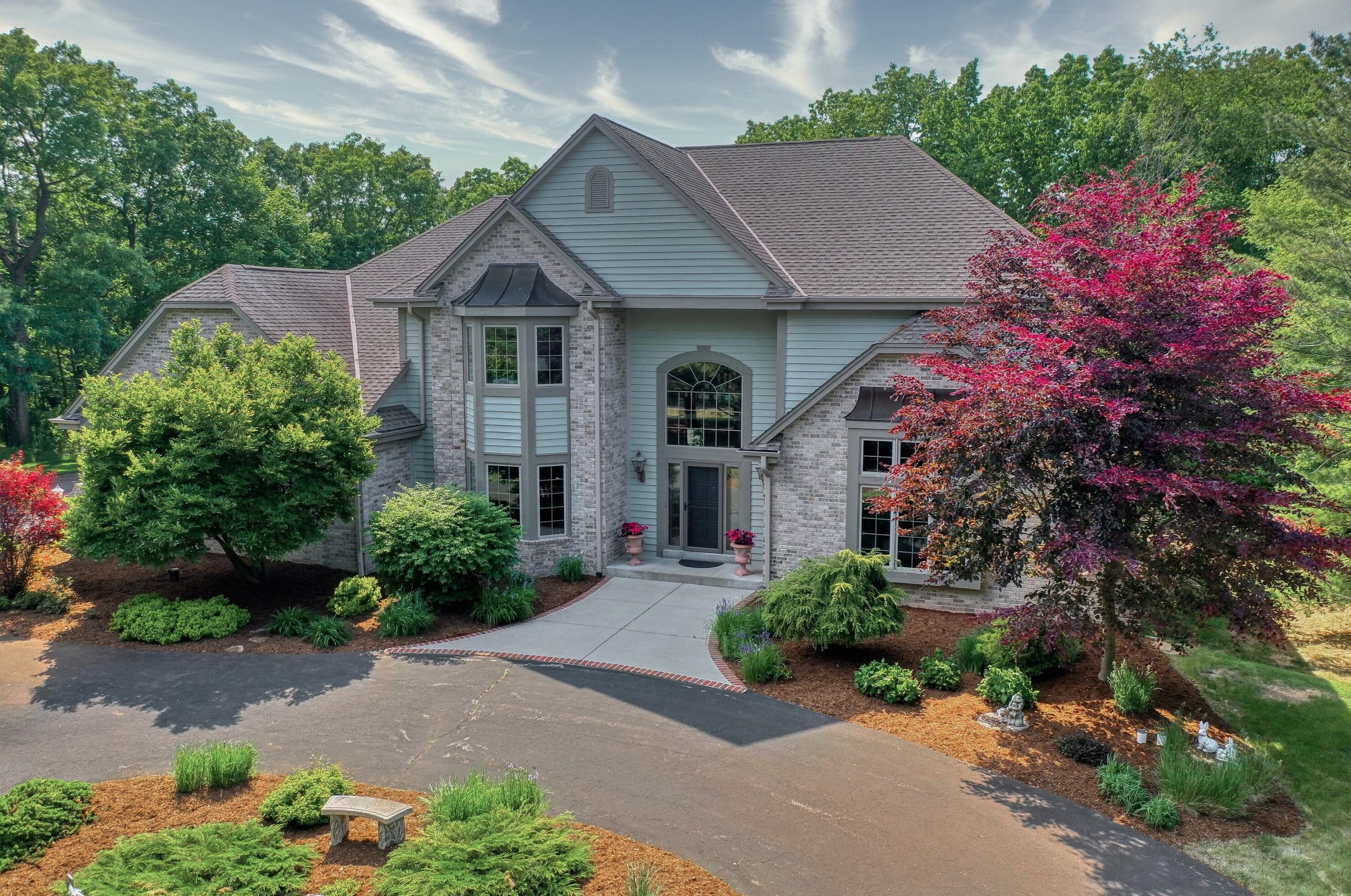 855 Woodthrush Ln, Colgate, WI 53017